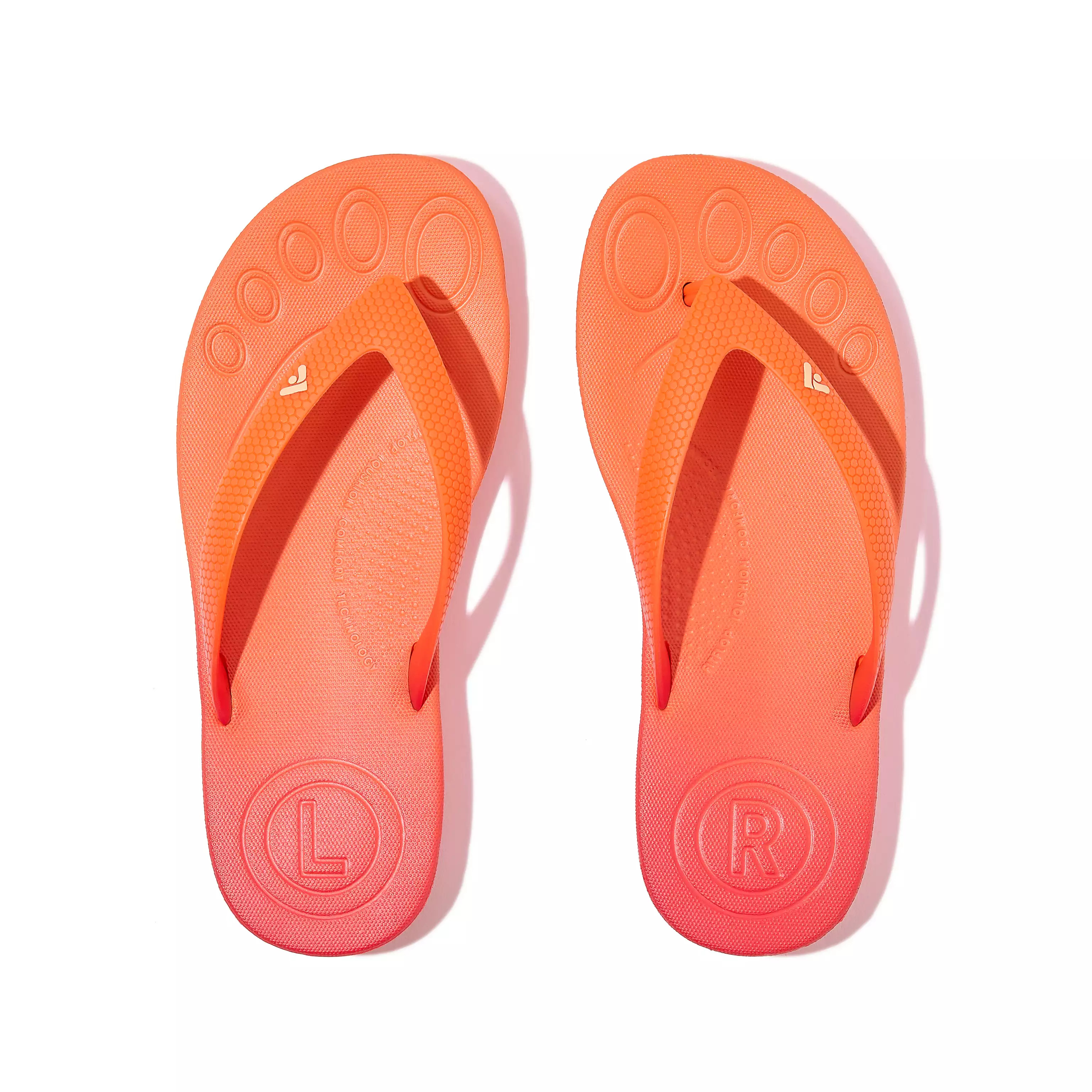 IQUSHION KIDS Junior Ombré Ergonomic Flip-Flops | FitFlop (UK)