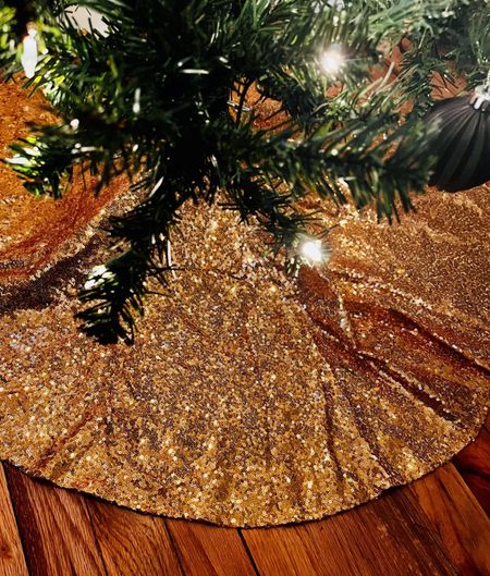 A black and gold mini Christmas tree 🖤💛
 
#holidaydecor #smallspacedecor #christmasdecor

#LTKfindsunder100 #LTKHoliday #LTKSeasonal