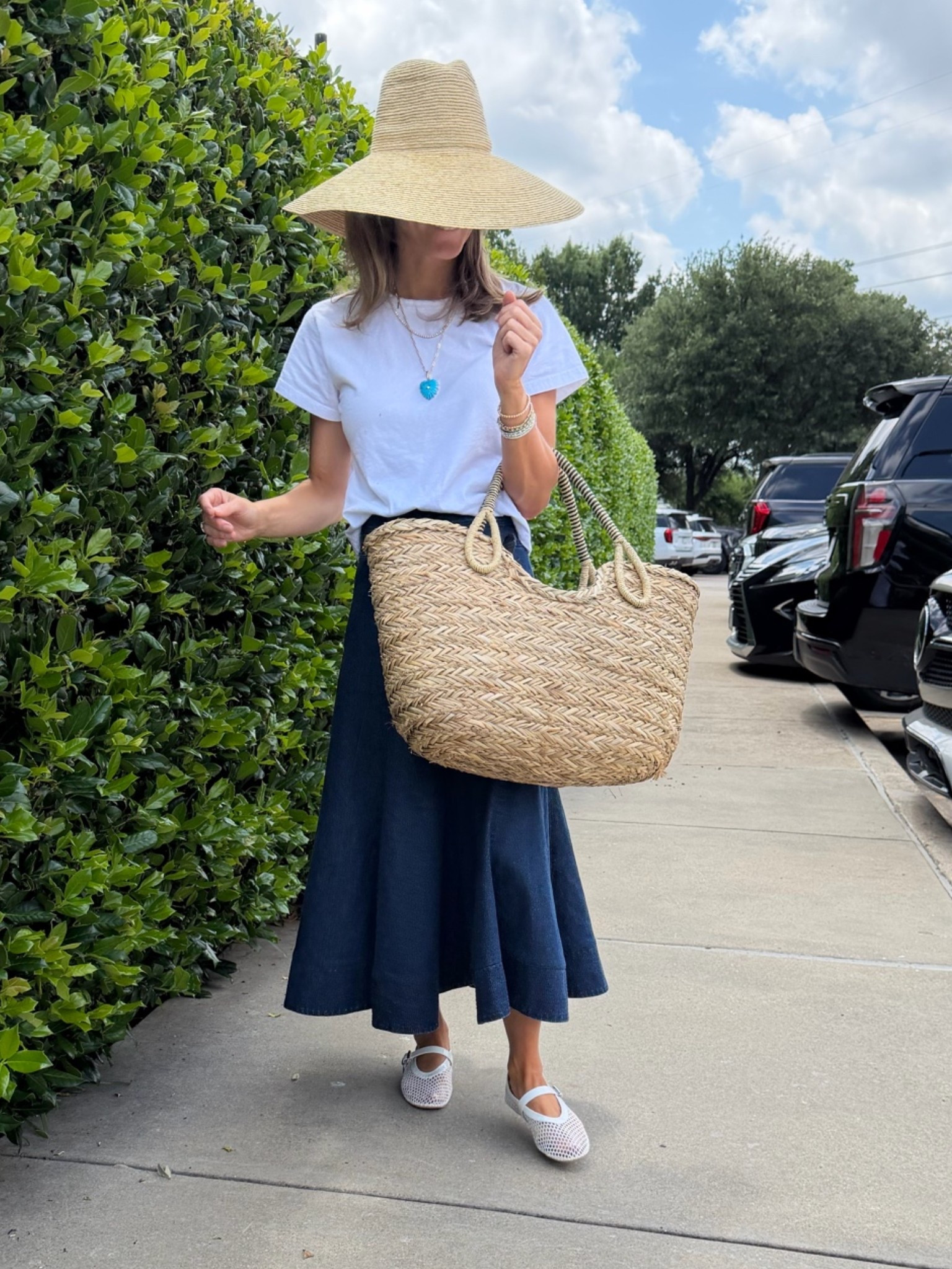 this was the perfect outfit for church and running errands with my kids. i love this skirt by tucker knott. i wear the 0. i find it runs a little big but it's very flowy and so flattering.