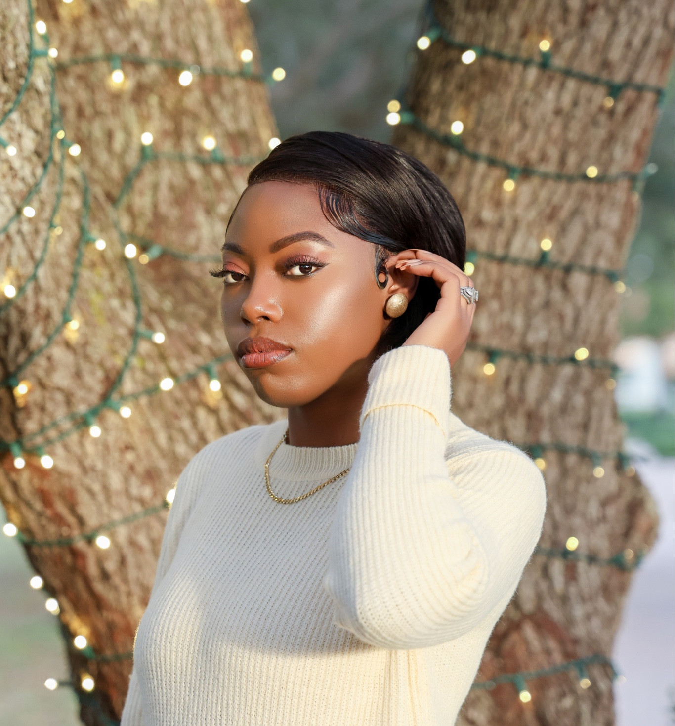 Let’s talk holidays glam: Hair and Makeup! There is nothing like a soft, subtle, flawless glam this holiday season 

#LTKbeauty #LTKHoliday #LTKSeasonal