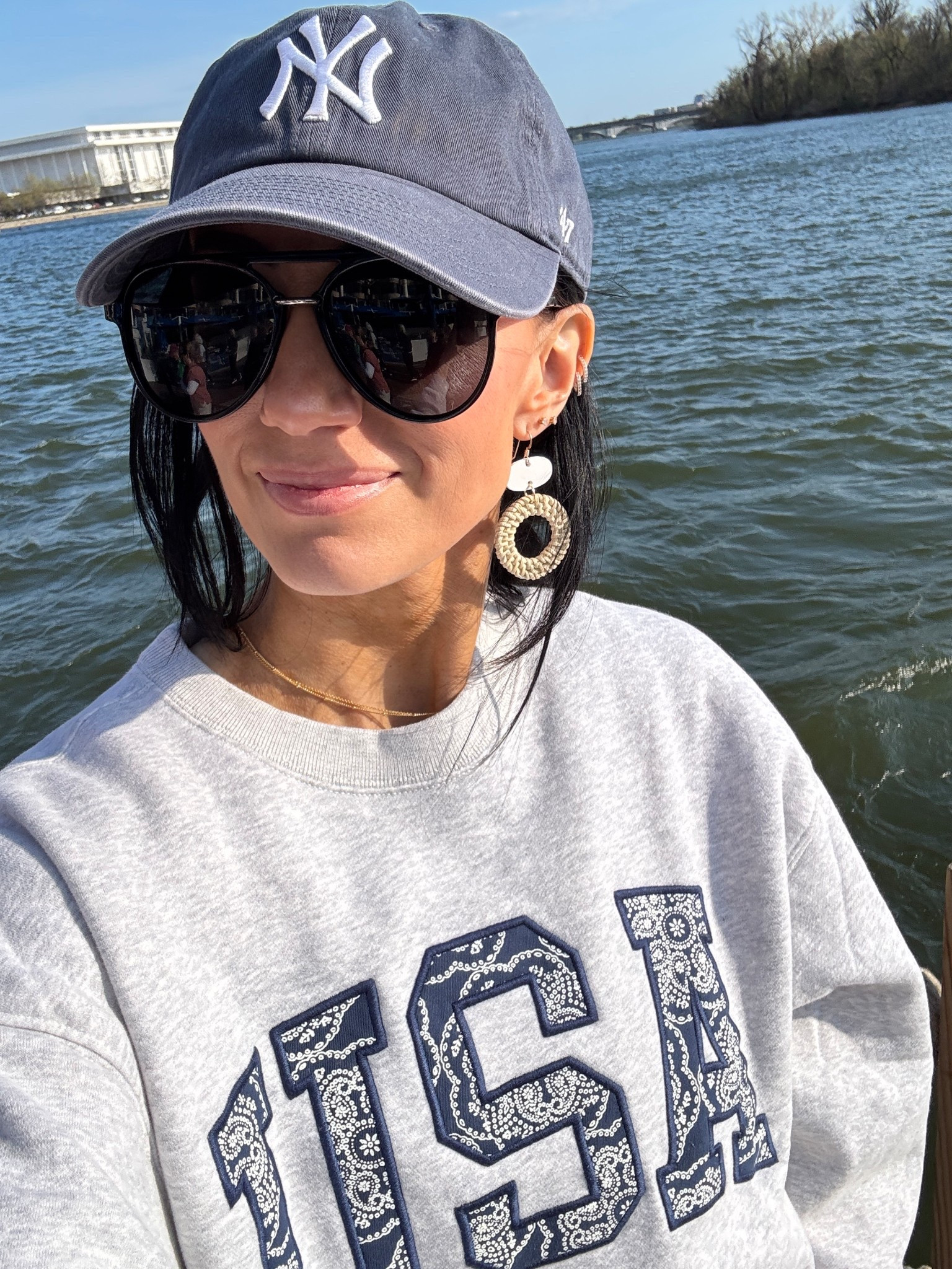 The perfect ootd for a day by the water 