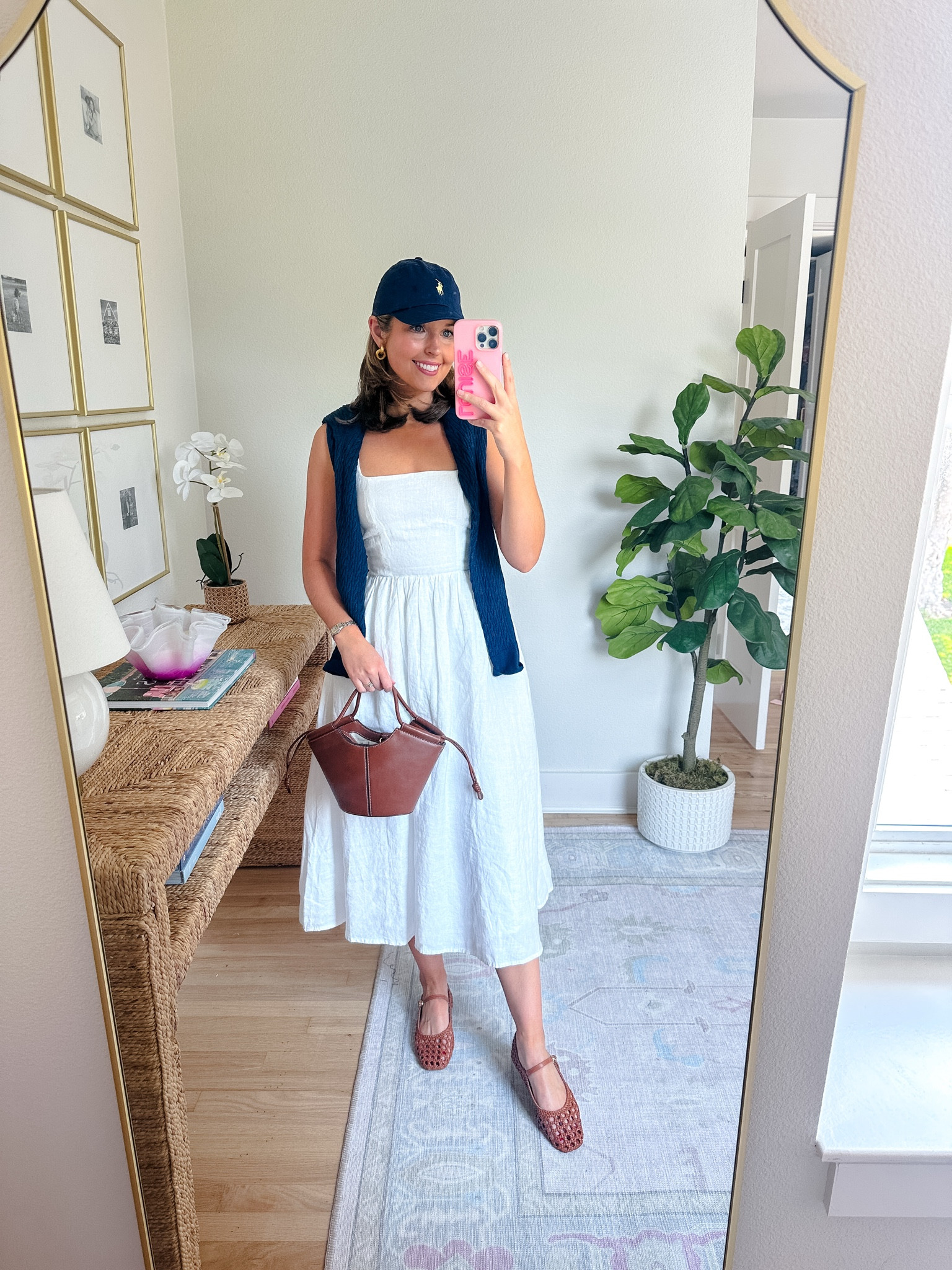 Cute casual London outfit idea! Wearing an XS in dress 

London outfits // London outfit idea 