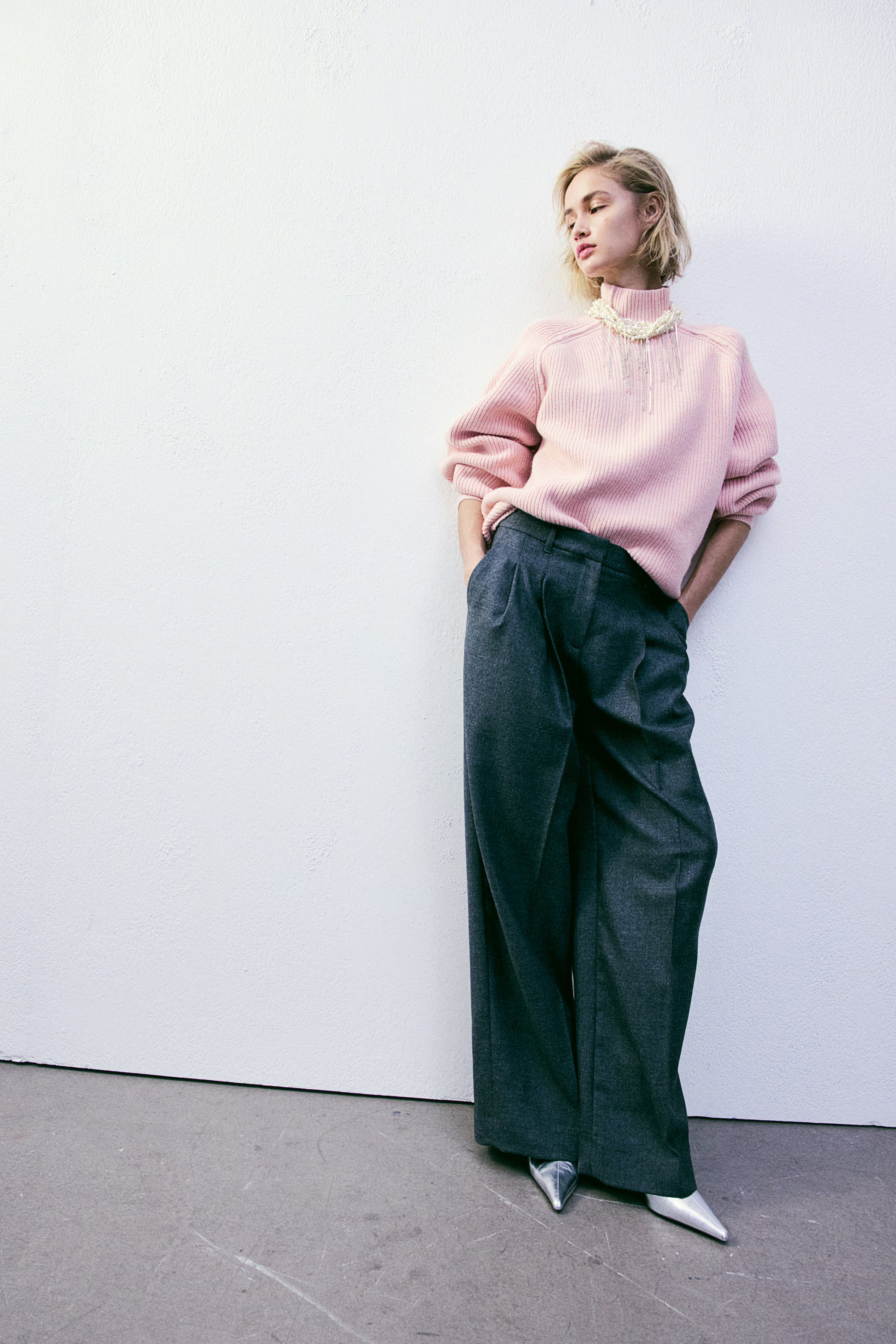 Rib-Knit Mock Turtleneck Sweater - Light pink - Ladies | H&M US | H&M (US + CA)