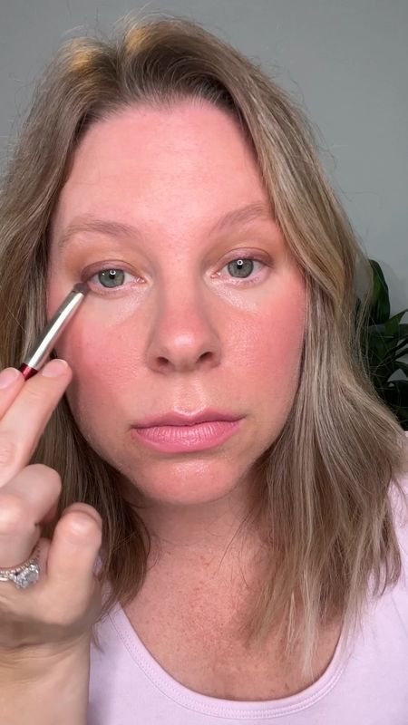 Here how to do a really soft smokey eyeliner on your bottom lashline! It’s my go-to when I want to add a little drama to my eyes but still look natural.

If you apply eyeliner to your water line, please make sure the products you’re using are clean. If you have any questions, always consult your eye doctor.

Products used: 
@maccosmetics eyeshadow in shade woodwinked 
@lauramercier eyeliner in shade cocoa
@thebkbeauty 210 brush

#smudgyeyeliner #eyelinertutorial #easymakeup #makeupformatureskin 

#LTKFind #LTKbeauty #LTKunder50