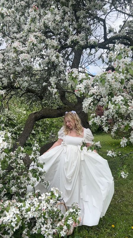 Dreamiest bride to be maxi dress 🤍 code EDITIONVICKI to save

#LTKMidsize #LTKWedding