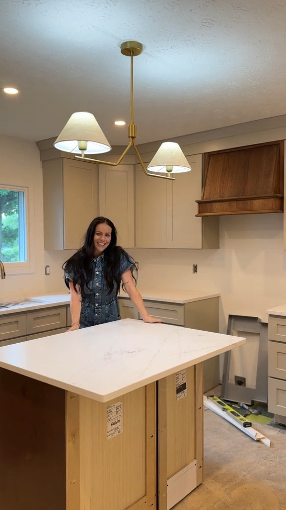 The most perfect kitchen island light! 😍 And the cutest jumpsuit to match!

#LTKHome #LTKBeauty #LTKStyleTip