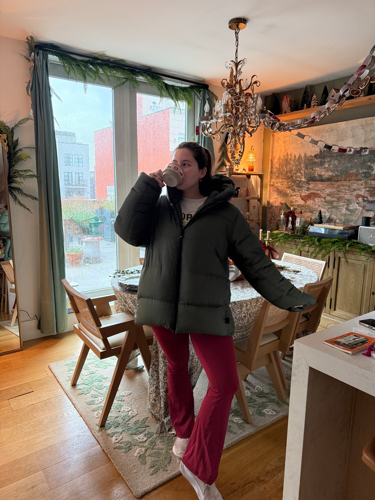 Aritzia super puff coat
Aerie flare leggings 

#LTKHoliday #LTKMidsize #LTKGiftGuide