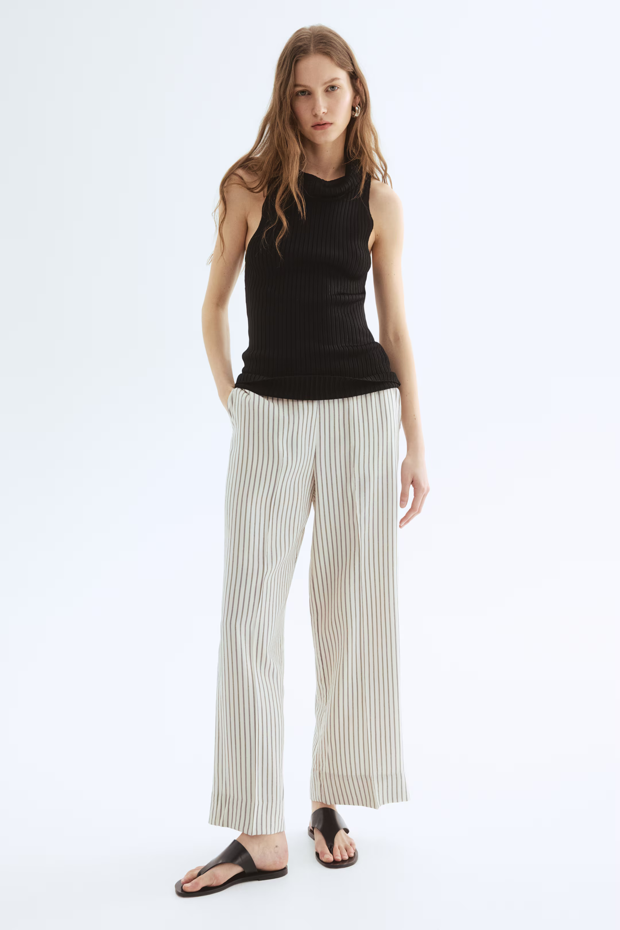Wide trousers | H&M (UK, MY, IN, SG, PH, TW, HK)