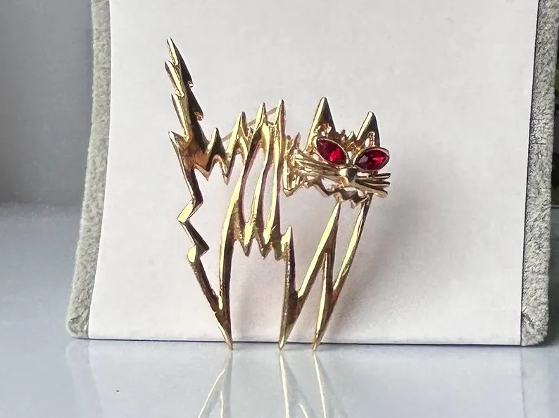 VINTAGE ELECTRO CAT Brooch Gold Tone wt Red Eyes Glass Stone | Etsy (US)