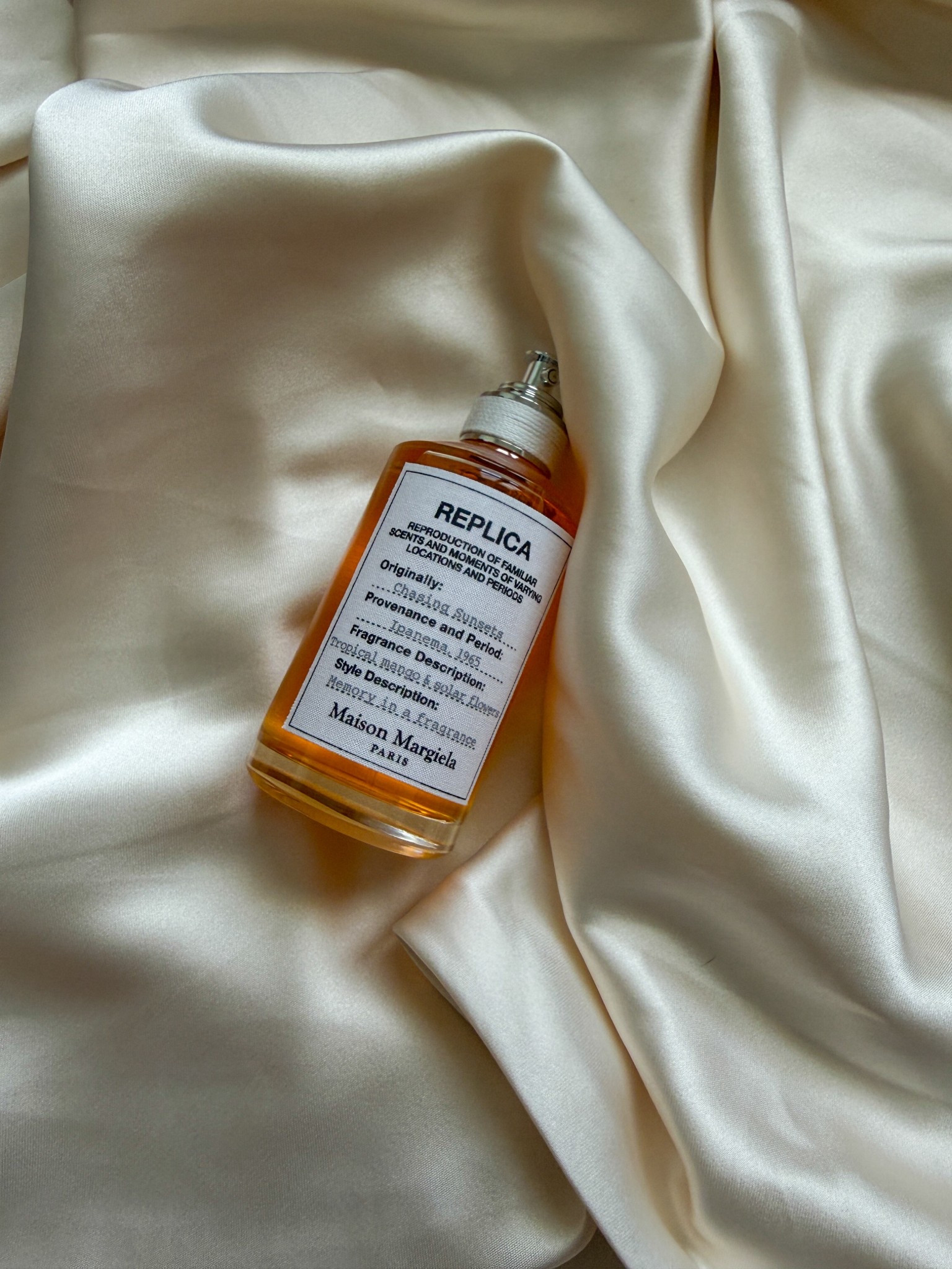 REPLICA Chasing Sunsets captures the warmth of a tropical dusk—juicy mango kissed with cardamom and creamy sandalwood.
Inspired by the glow of Ipanema Beach at sundown. A fragrance that feels like golden hour on skin ✨

#LTKsalealert