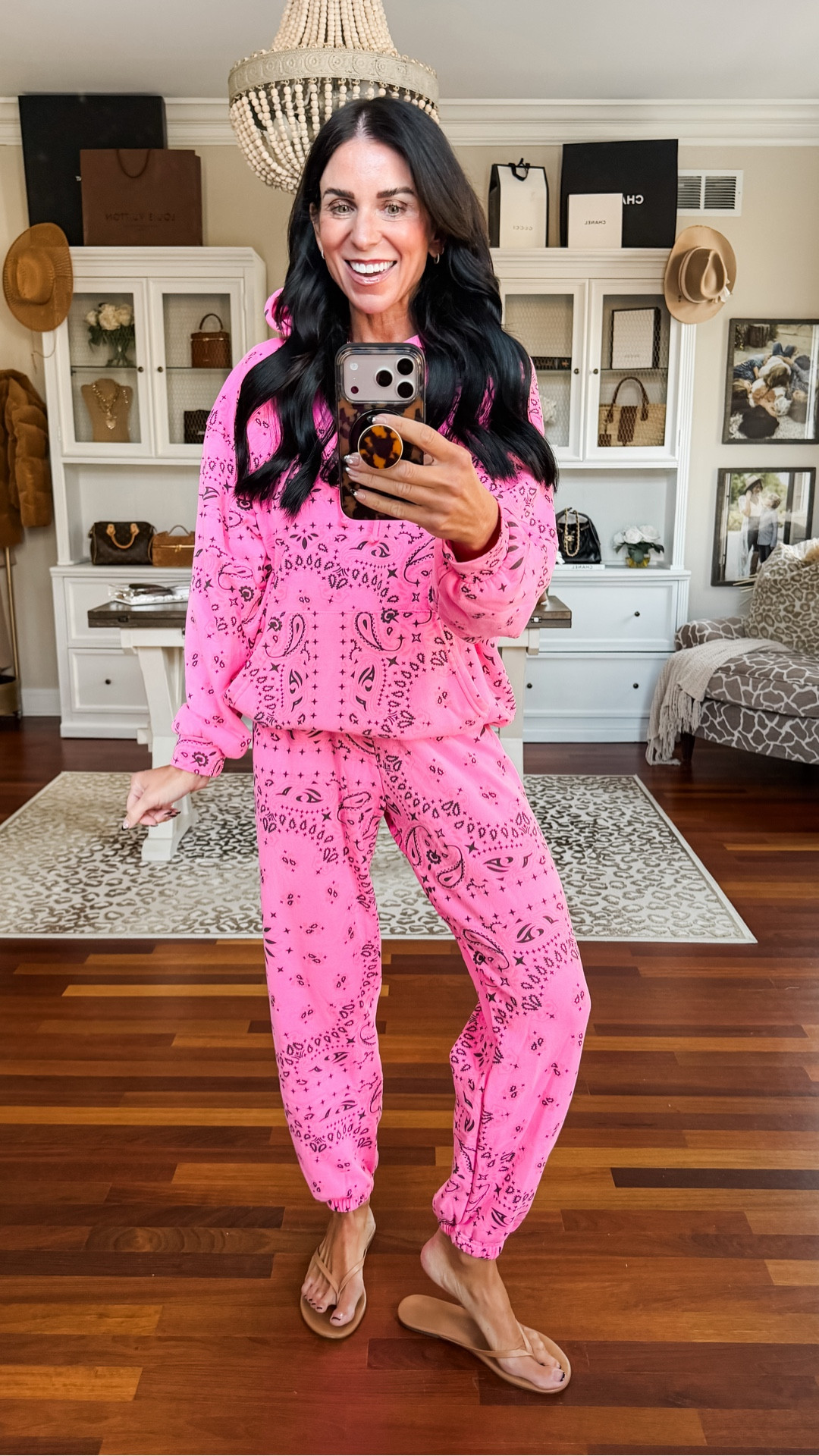 My favorite sweats are @aviatornation 👏🏼👏🏼👏🏼 I size up to medium 

#LTKootd #LTKmomlife #LTKdayinmylife