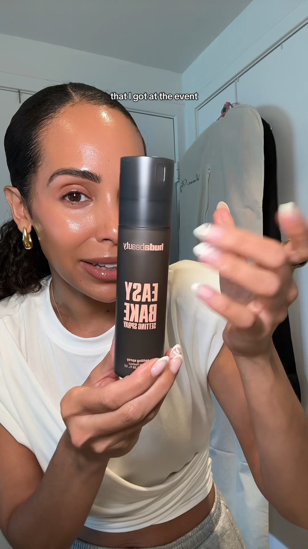 Let’s talk about the Huda Beauty new Easy Bake Powder in Banana Bread and Easy Bake Setting Spray. Have you tried them?

#hudabeautyeasybake #easybakesettingspray #easybakesettingpowder @Huda Beauty @hudabeautyshop #sephorafaves #brownskinmakeup 