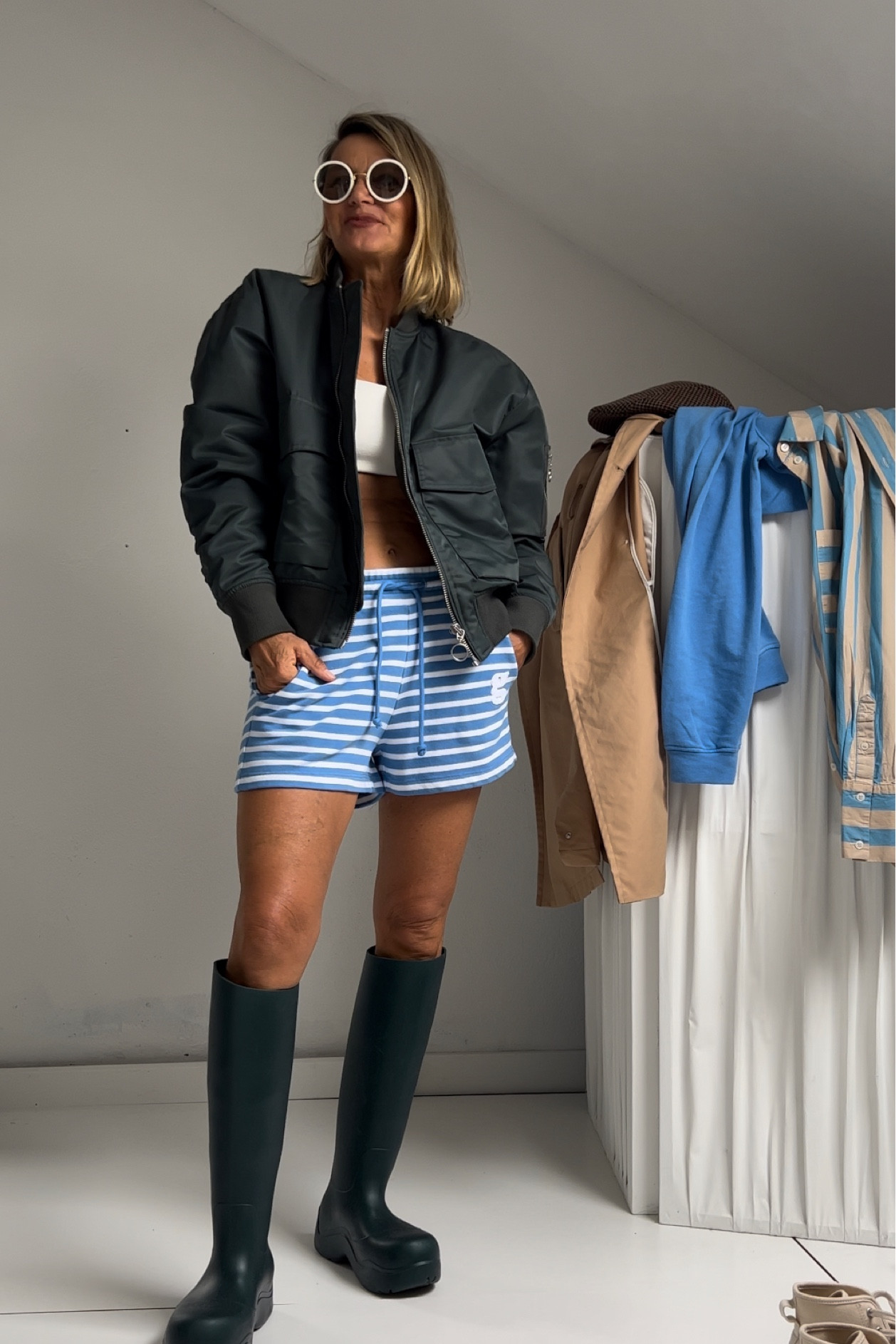 Shorts contra Boots 👢 mit Bomberjacke 

Ein Festivallook 
#glamometer #juviacollection #bottegavenetaboots # puddle

#LTKeurope #LTKstyletip #LTKSeasonal