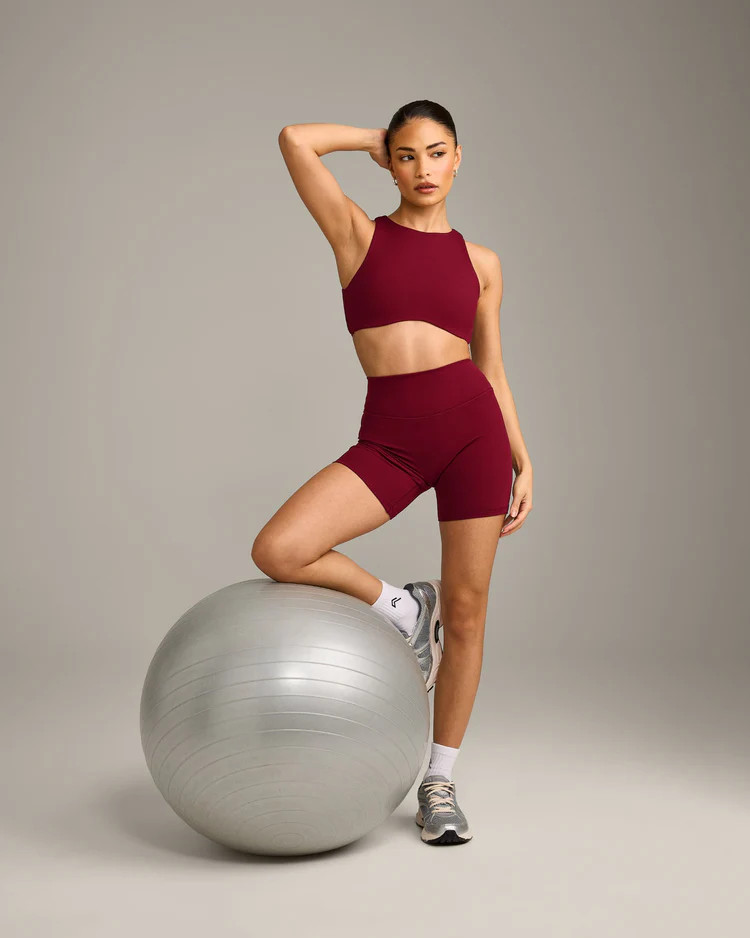 SoftMotion\u2122 High Neck Sports Bra with Gray Logo
Ruby Red | Oner Active (UK / US)