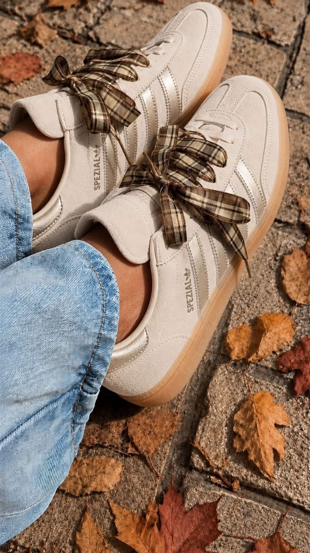 🚨 FALL SNEAKER ALERT! 🚨

These sneakers just launched in the PRETTIEST sand-beige color—and girls, I made them even cuter with these adorable plaid shoelaces! 👟🤎🍂

The laces completely transformed them into the ultimate fall sneaker. I can already picture wearing these to the pumpkin patch with leggings, an oversized sweater and a warm coffee in hand! 🎃☕️

Which version would you wear: the original neutral laces or the PLAID upgrade? Tell me below! 👇

Comment VIBES and I’ll send you the links for BOTH the sneakers and the plaid shoelaces! 🏃‍♀️💨

#FallFashion #FallShoes #SneakerStyle #FallOutfitIdeas #MomStyle

#LTKgrwm #LTKdayinmylife #LTKmomlife