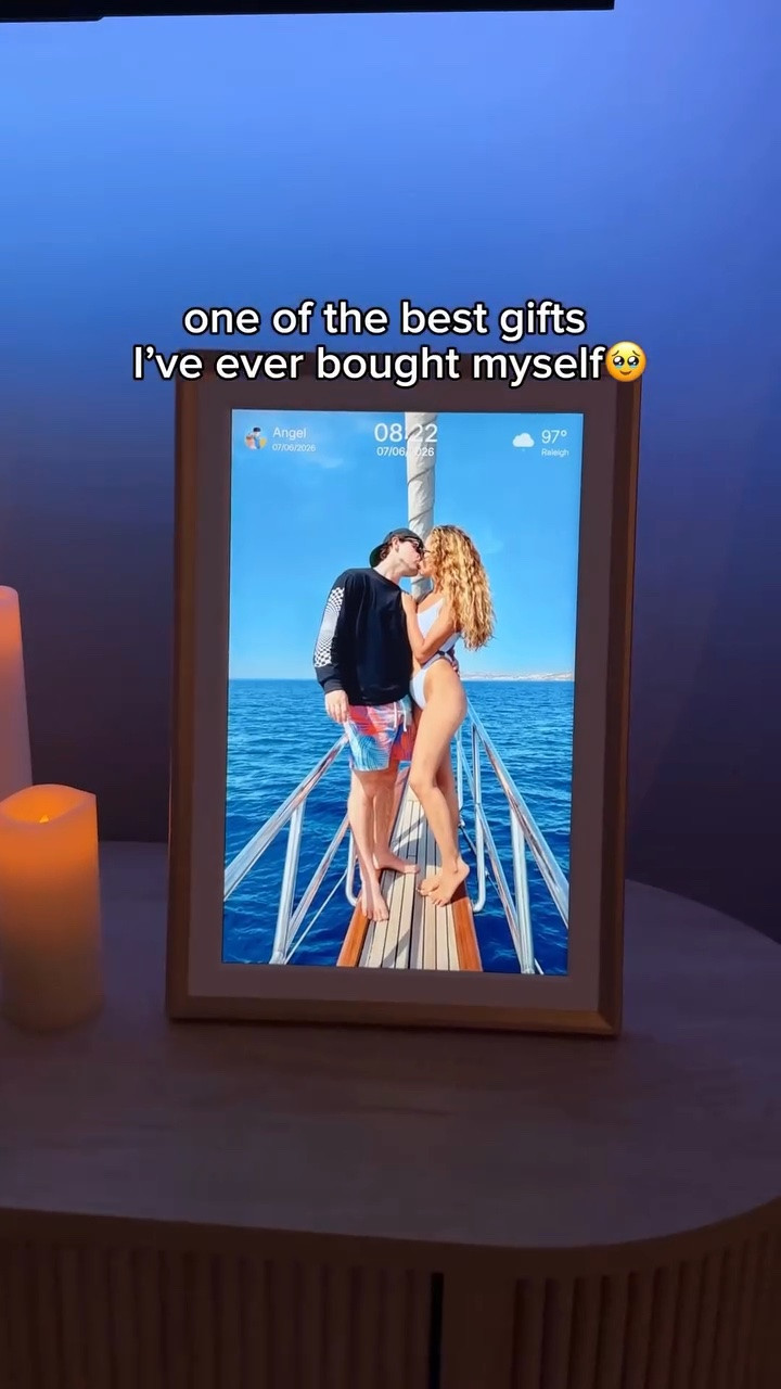 This digital picture frame lets me relive thousands of photos and videos every day💖 Touchscreen, unlimited cloud storage, and friends and family can upload memories with a QR code📲 It’s linked on my Amazon storefront and LTK✨

#pictureframe #pictureframes #photoframe #homedecor #amazonfinds

#LTKHome