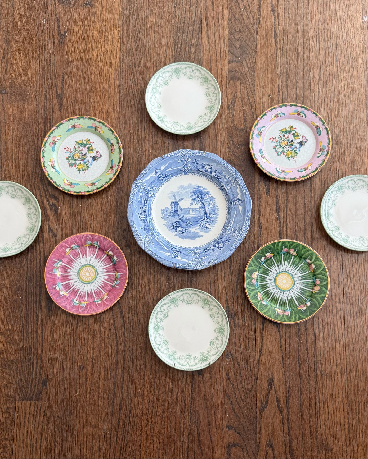 I love a good plate wall!!  For my daughter’s home we mixed plates from an antique mall, Hobby Lobby and @Williams-Sonoma. It turned out so pretty!!  If you click on the plates link you will see all the different patterns!

#LTKdayinmylife #LTKHome