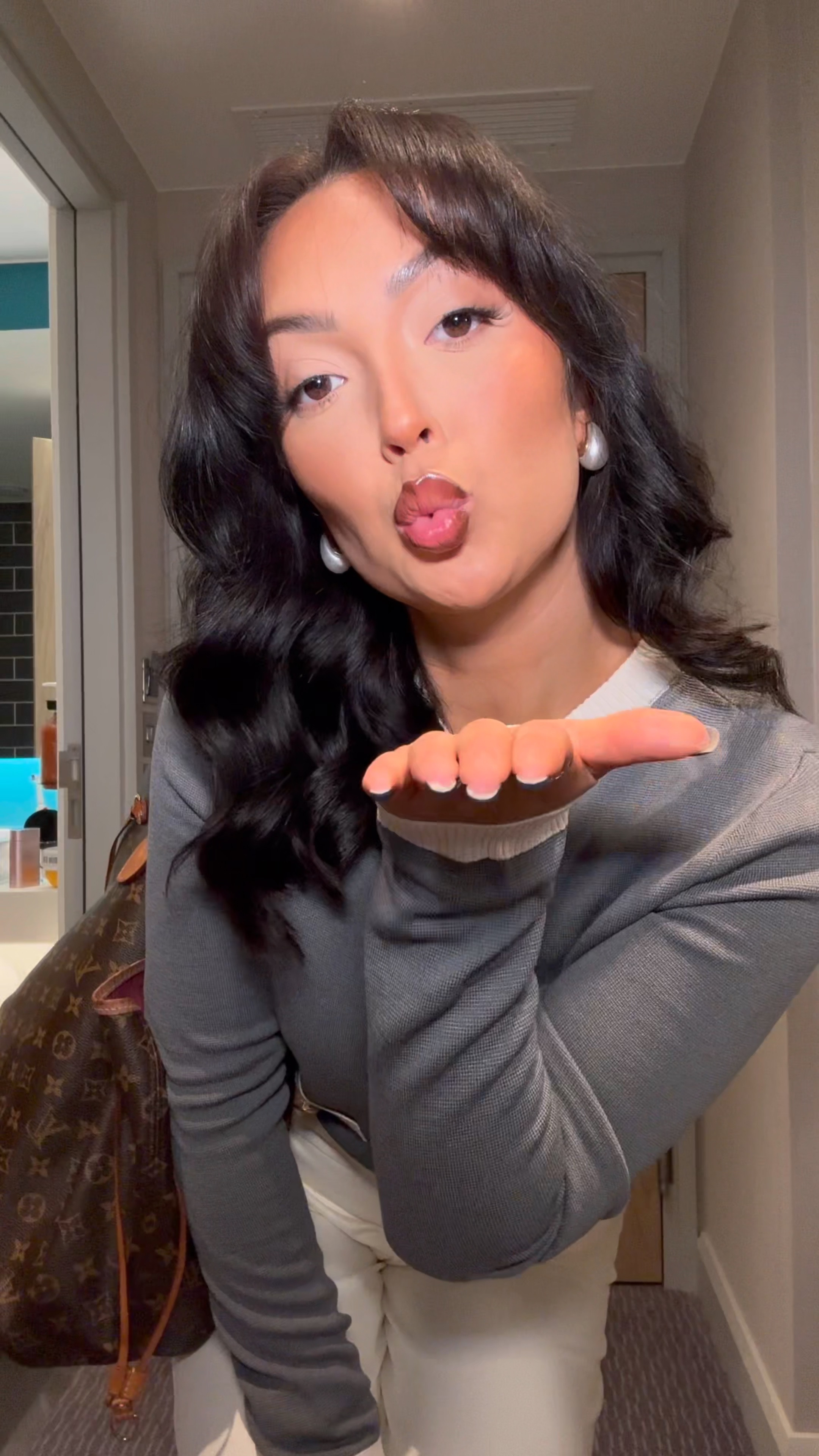 We love a corporate girlie fit that isn’t a black or navy suit/dress ✨

High-waisted trousers paired with light knitwear make the perfect transitional outfits for work. In my opinion Karen Millen offers some of the best trousers I've ever owned, and H&M is currently selling the cutest Chanel-esque cardigans. 🍂

#LTKautumn #FashionMonth #LTKworkwear