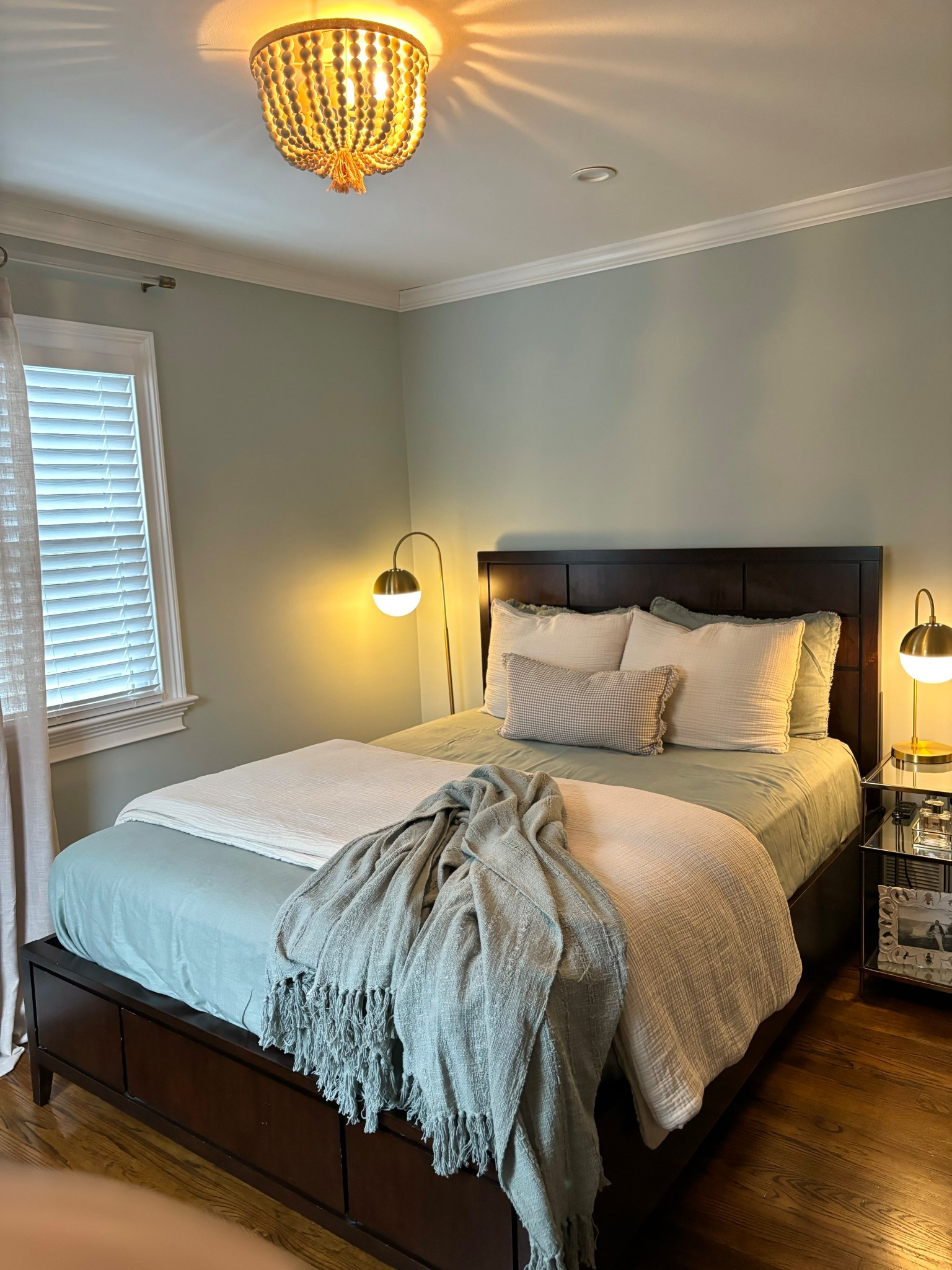 The Secret to Achieving a Luxurious, Well Balanced Bed 🌿

✔️ Quiet Colors
✔️ Varied Textures
✔️ Thoughtful Layers 

Give your bedroom the Spring refresh it needs & purchase new beautiful bedding! 

My bedding is ON SALE for Presidents’ Day!

🚨 SHOP Bed Linens, Duvets, Comforters, throw pillows & blankets, and more!  ALL ON SALE at @Target  ‼️


.
.
spring bedroom refresh
how to make a bed like a pro decorator
spring bedding
bedding sale
winter bedding
interior design tips
home decor luxe look
neutral bedroom inspo
Hotel Bedding
Designer Made Bed 
Monochrome Bedroom 
monochrome green bedding
sage green and creamy beige decor
neutral modern bedroom
floral printed sheets set
 

#LTKmorningroutine #LTKSpringSale #LTKHome