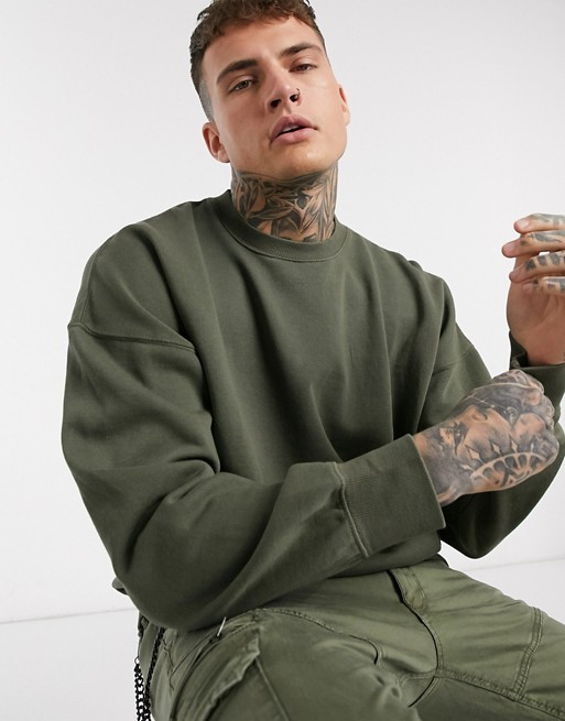 Pull&Bear – Sweatshirt in verwaschenem Grün | ASOS DE