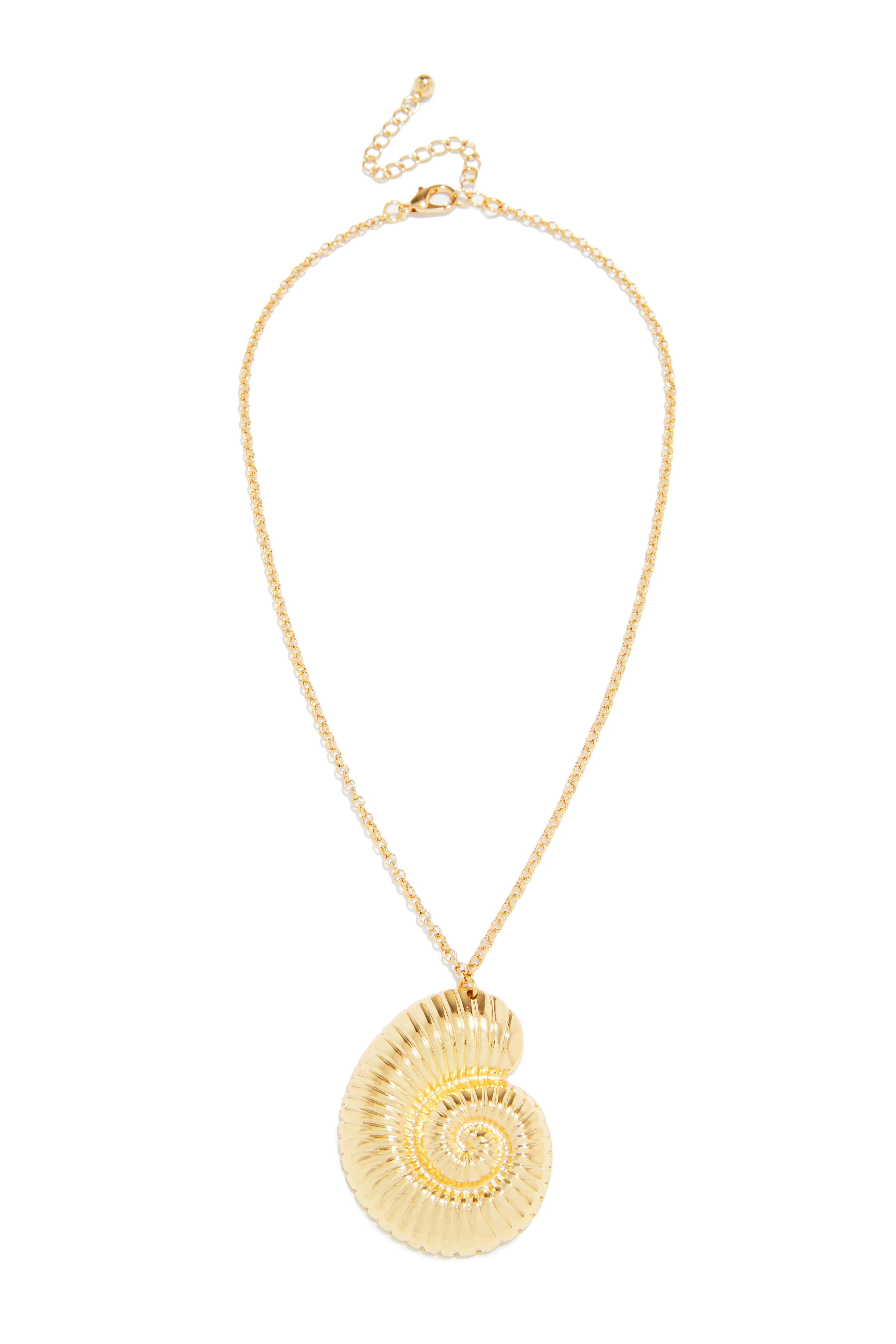Miss Lola | Gold Waves Shell Statement Necklace Gold | MISS LOLA