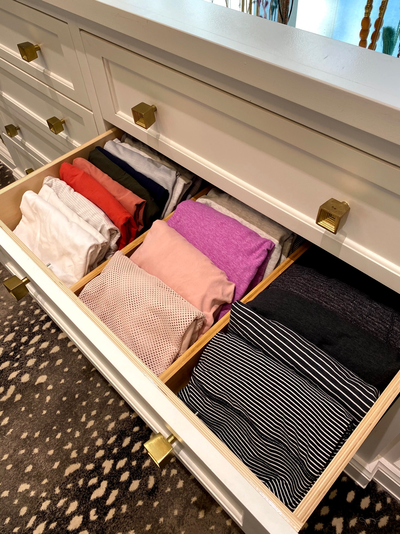 Use drawer dividers to easily keep categories separate in a drawer!

#home #closet #organize

#LTKhome