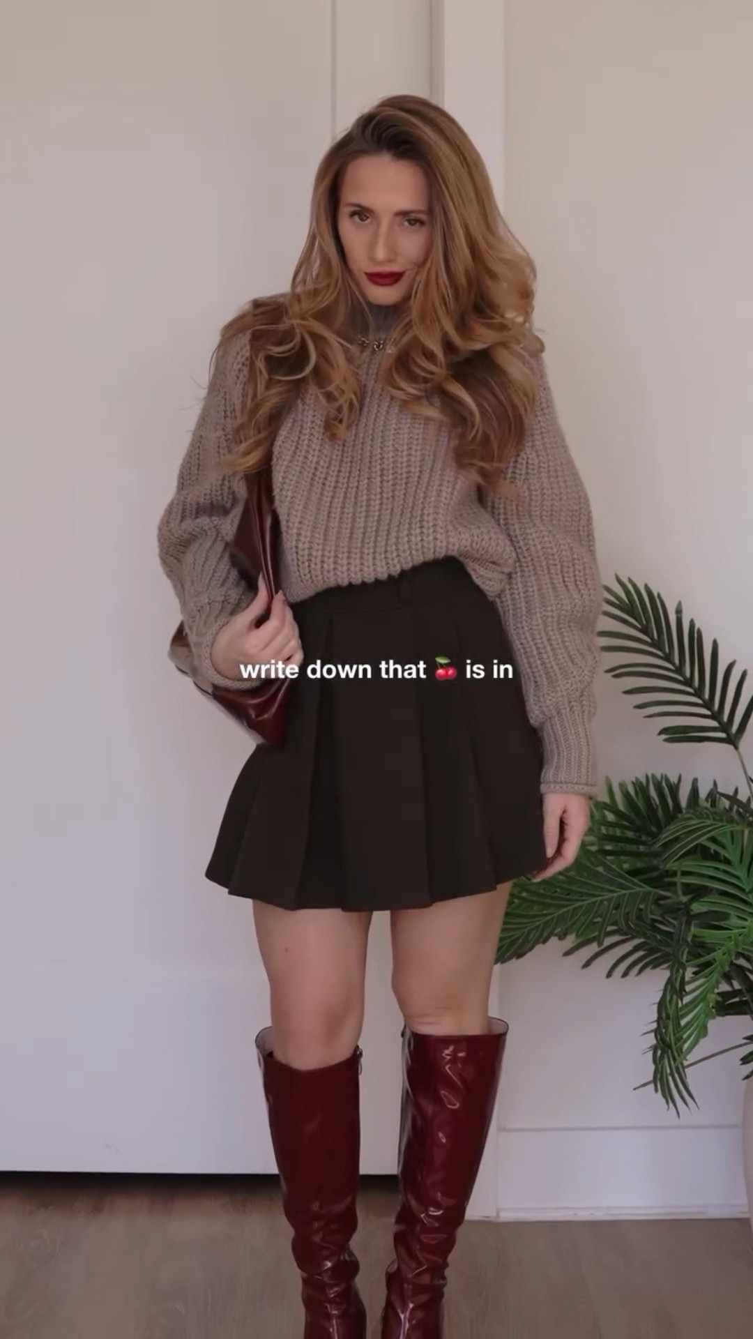 Cherry red 🍒♥️ 

#outfitideas #cherryred #burgundyoutfit #outfitrecipe #slowmovideo #fashionvideo