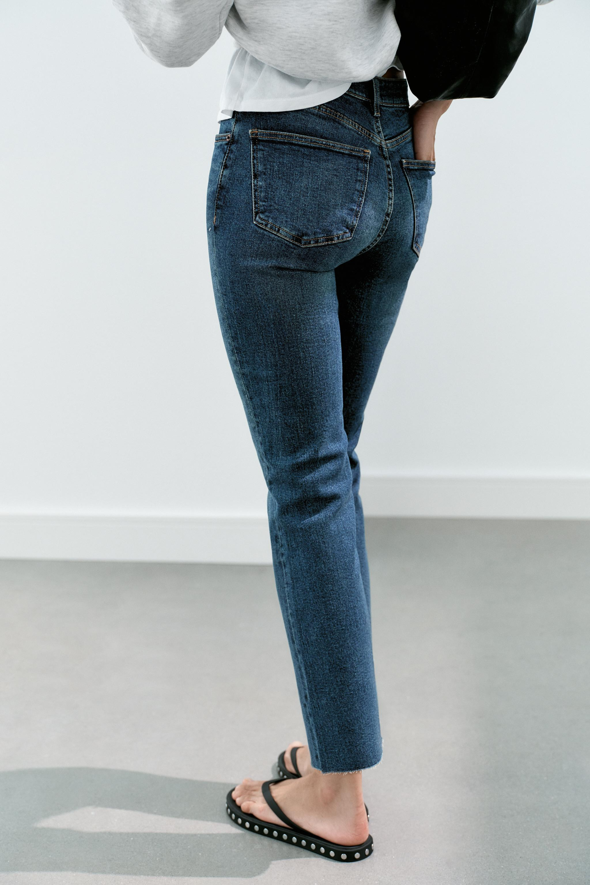 VITA ALTA - CROPPEDJeans a vita alta con cinque tasche. Orlo rifinito cropped flare senza cucitur... | Zara IT