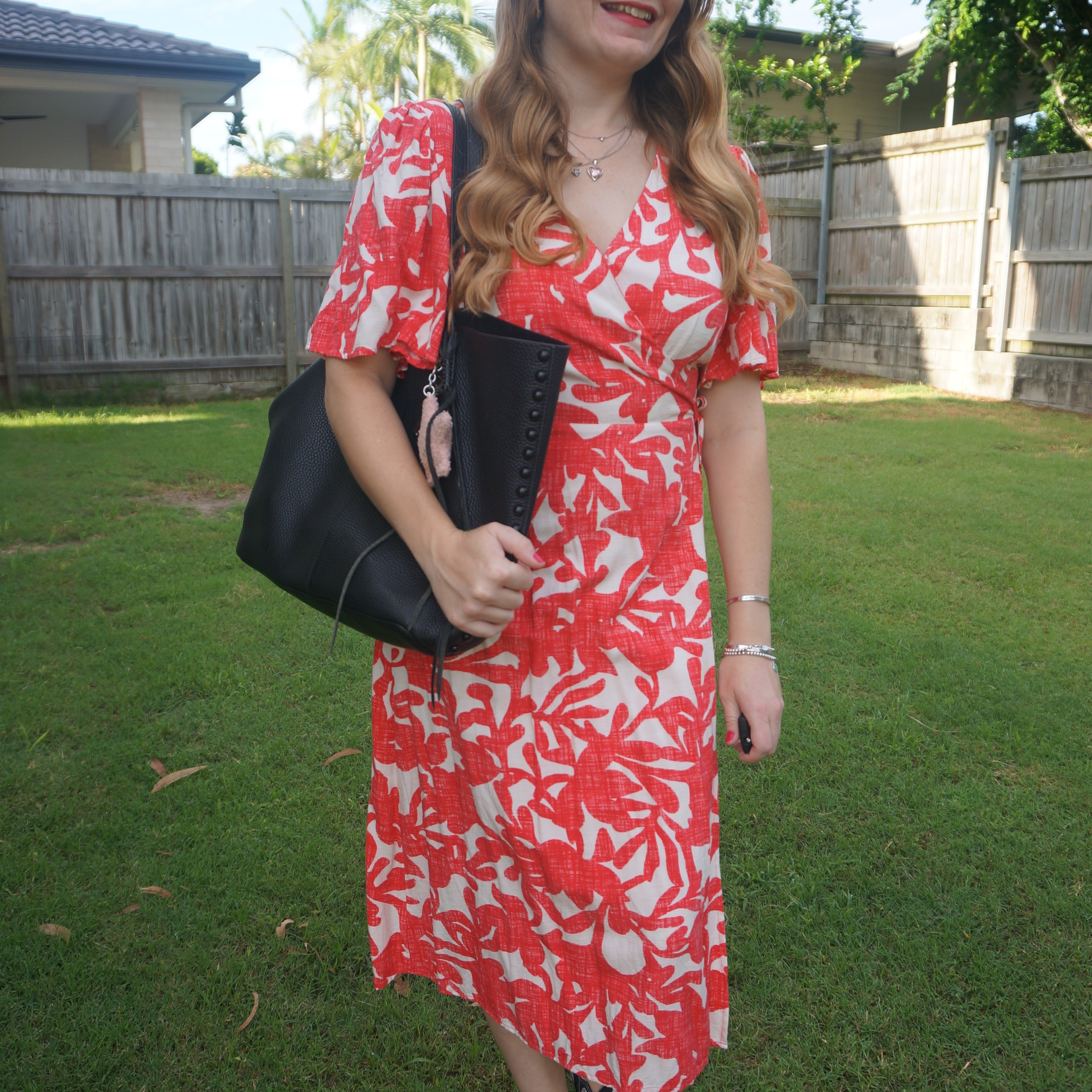 Kmart Anko red floral print wrap dress with black Rebecca Minkoff unlined tote bag ❤️

#LTKbag #LTKdresses #LTKsummer