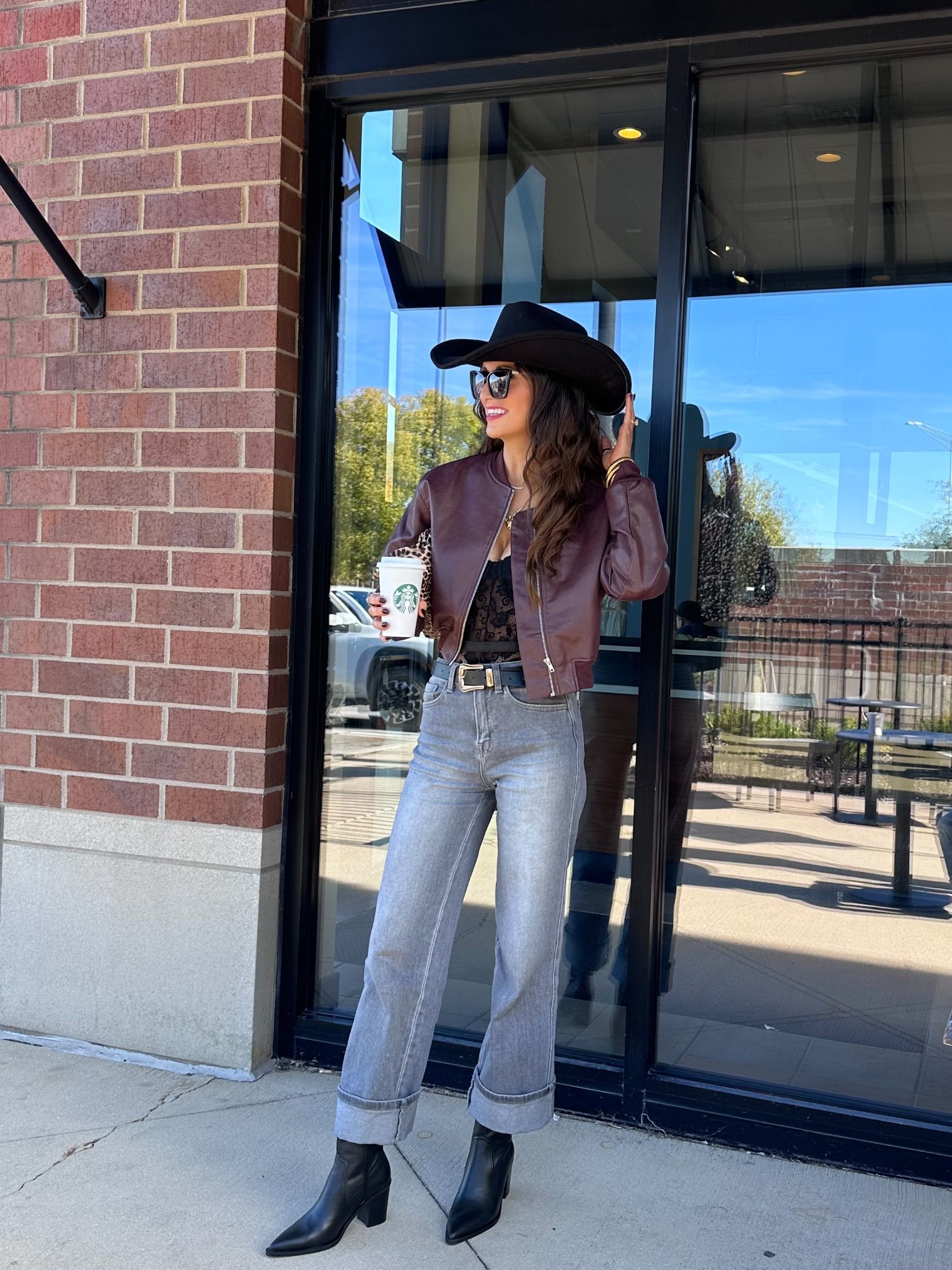 Was nervous to try these jeans because I’m 5’10" and it’s hard to find jeans that fit but I am in love super stretchy, comfy and perfect length! Don’t miss all denim styles 40% off now ‼️

#LTKStyleTip #LTKTall #LTKSaleAlert