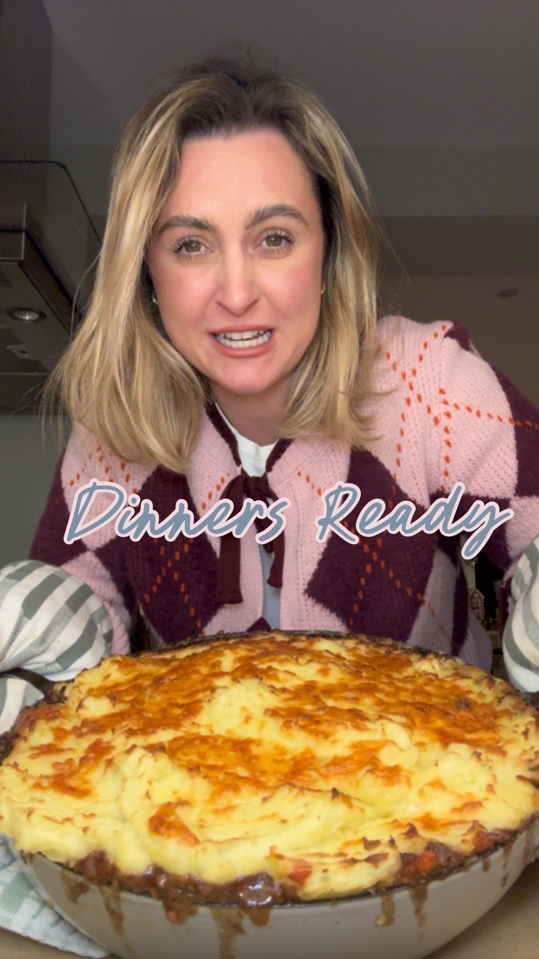 My cardigan on this dinner video 
I am wearing a medium 


#LTKeurope #LTKwinter #LTKuk