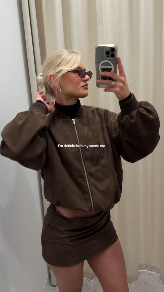 I wear a S in the jacket and a M in the skirt 🤎 #glassons #suede #cuteset

#LTKdatenight #LTKaustralia