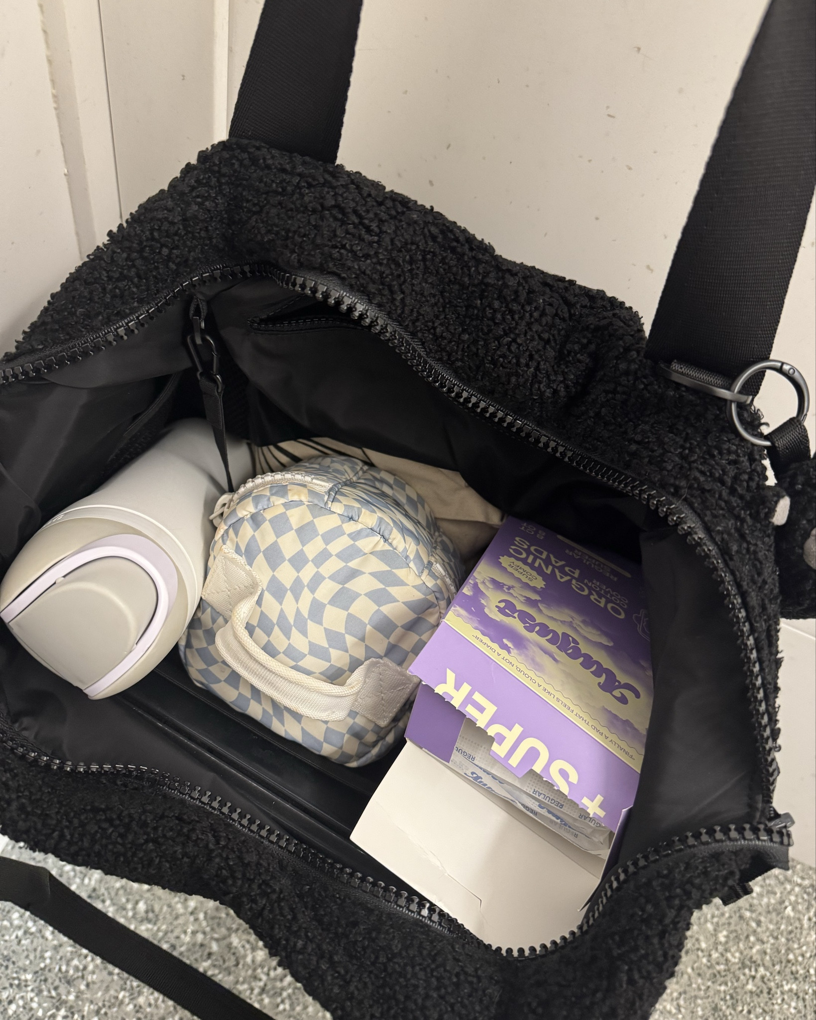 New go-to bag and cute key chain! 

#LTKdayinmylife #LTKGiftGuide #LTKU