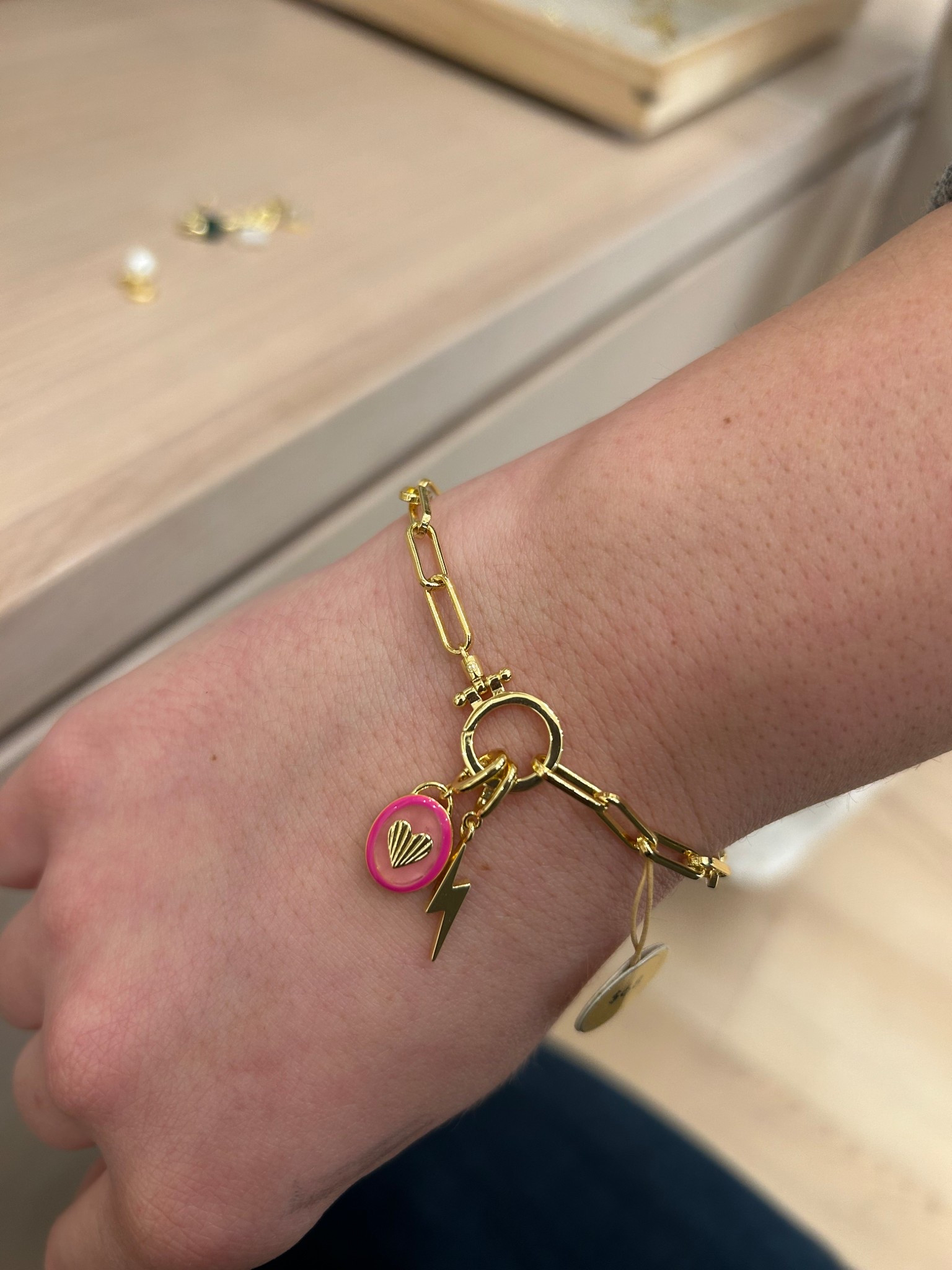The bracket stack is coming along! Adding this to the collection and loving that these charms are interchangeable with my necklace! 

Gorjana

#LTKStyleTip #LTKBeauty #LTKFindsUnder100