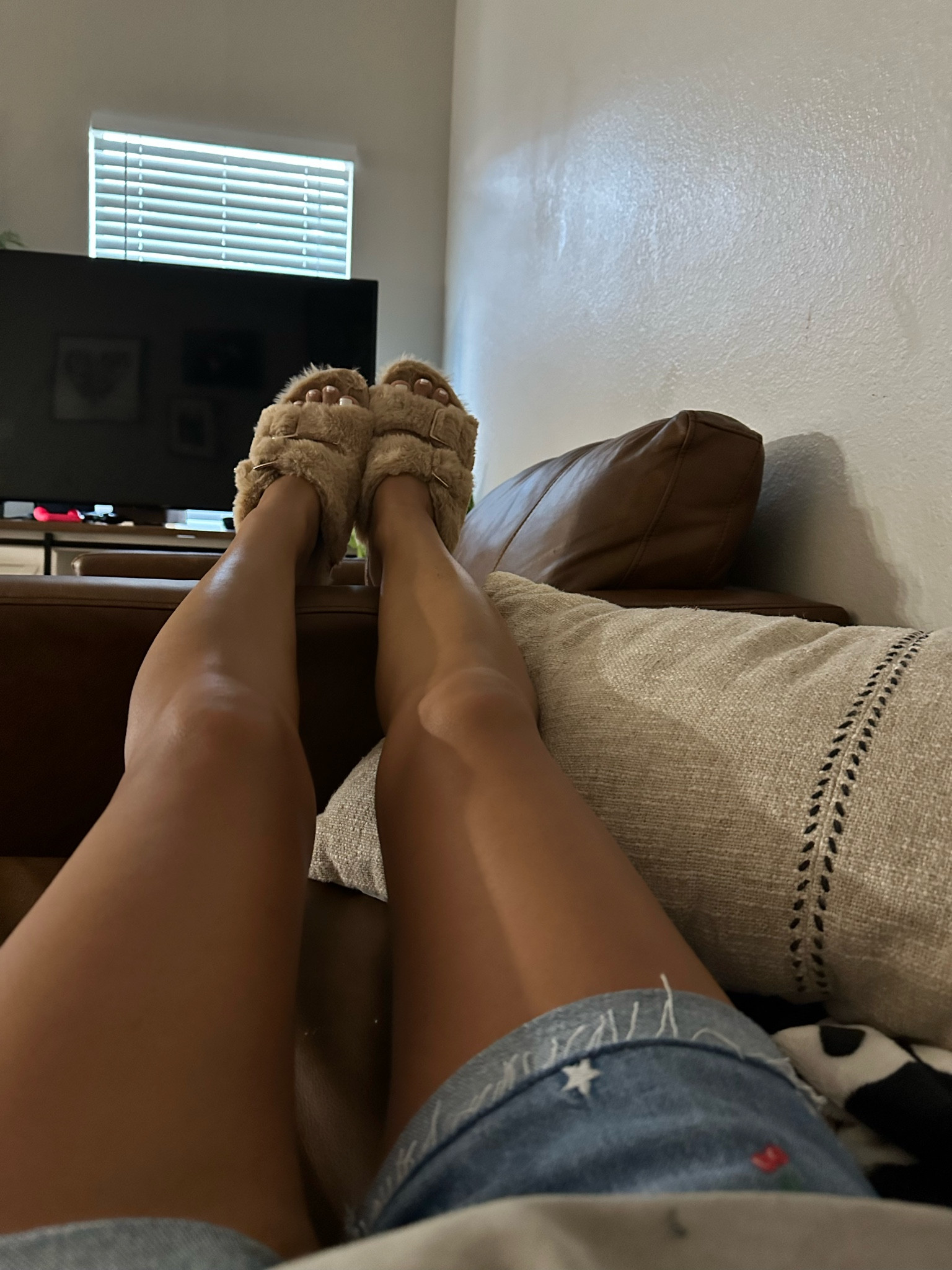 Literally obsessed with these slippers!! I got size 8. They are TTS😉

#LTKHoliday #LTKshoecrush #LTKGiftGuide