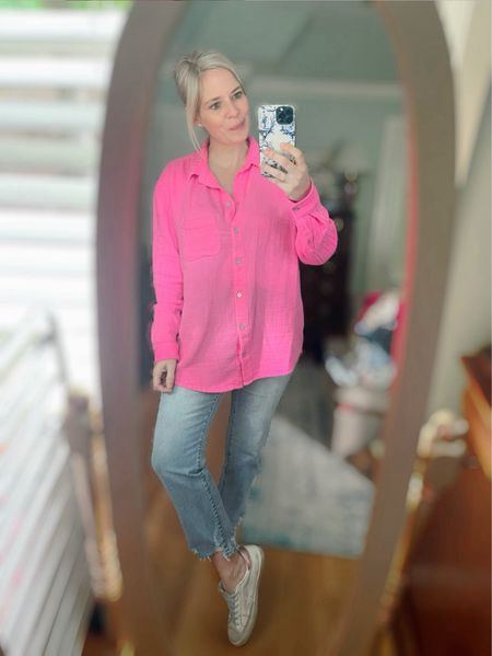 High rise mom jeans, pink button down shirt 

#LTKFindsUnder100 #LTKOver40 #LTKFindsUnder50