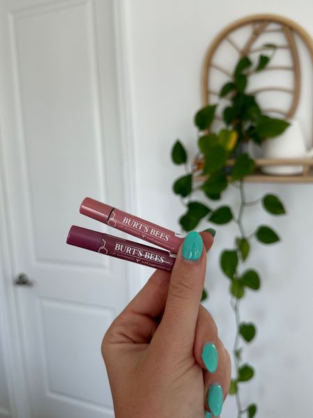 Love these lip shimmers from Burt’s Bees! Come in so many cute shades and under $5🫶🏼 

Code: FAM20 

@burtsbees
 #burtsbees #burtsbeespartner

#LTKSeasonal #LTKbeauty