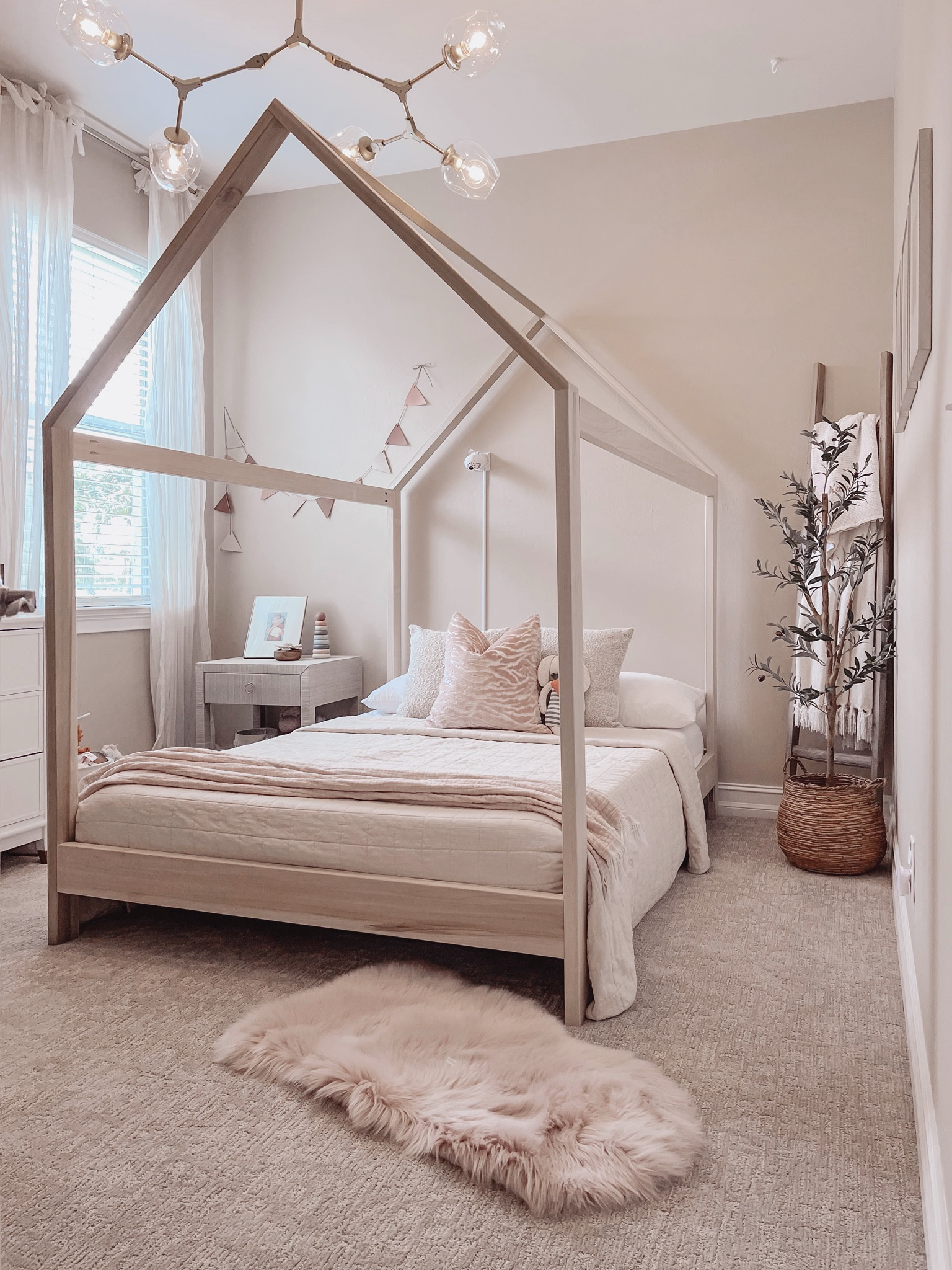 Big girls room
Girls room
Toddler bedroom
Kids bedroom
Kids bedding 
Kids decor
Home decor


#LTKhome #LTKkids