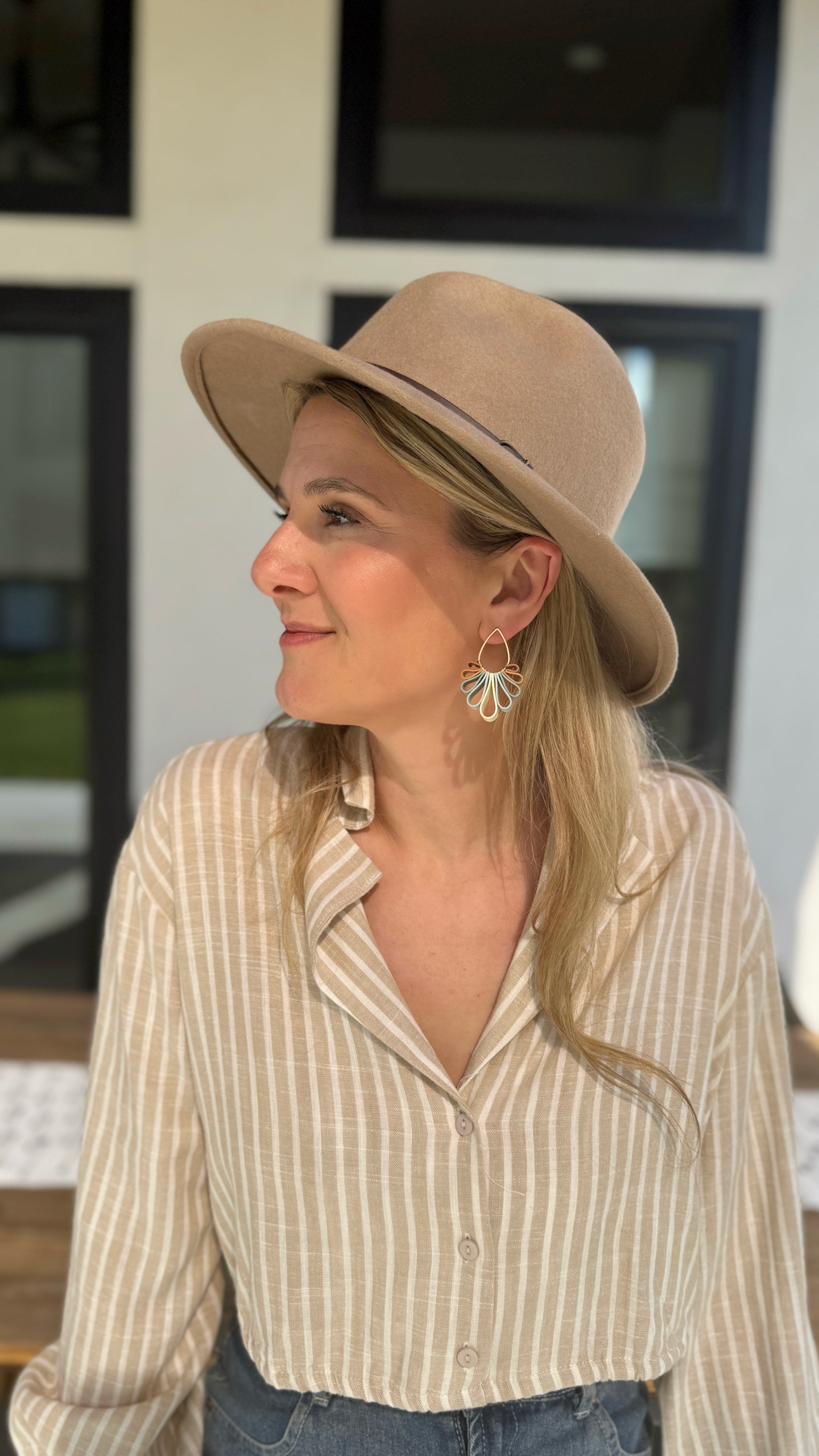 These Ribbon Dangles from @momo.studio.llc are giving sculptural art meets effortless style 🎀
Designed by Gaby—a former engineer turned full-time jewelry artist—they’re hand-sculpted, incredibly lightweight, and full of playful movement.
I styled mine with a look that leans a little southwest, and love how the earrings tie everything together.
➕ Woman-owned
➕ Handmade with intention
➕ Linked on my LTK



#LTKStyleTip #LTKTravel #LTKGiftGuide