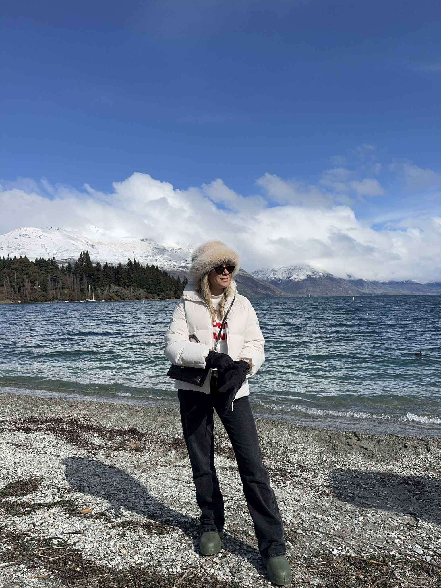 Enjoying this amazing view, and wrapped up in these comfy cozy layers 

Seamless Down Parka Off White size M Uniqlo
Mont Blanc Sweatshirt Coconut size 10/M Araminta James
Frayed denim jeans Black size 27 Mango
Snuggle Bucket Beanie Lack of Color
Bag Bottega Veneta

#LTKnewzealand #LTKtravel #LTKstyletip
