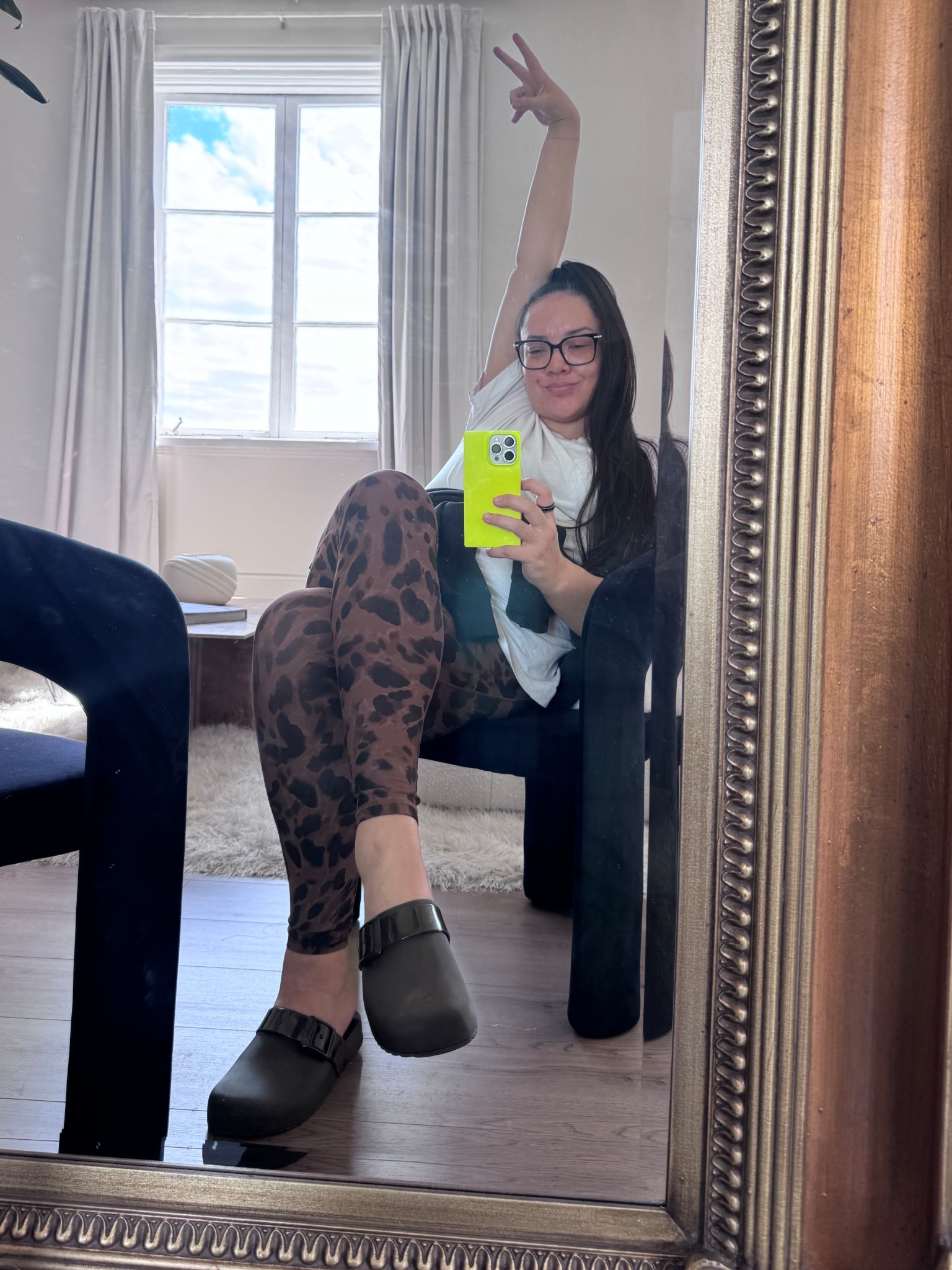 always an athleisure day 🤎 