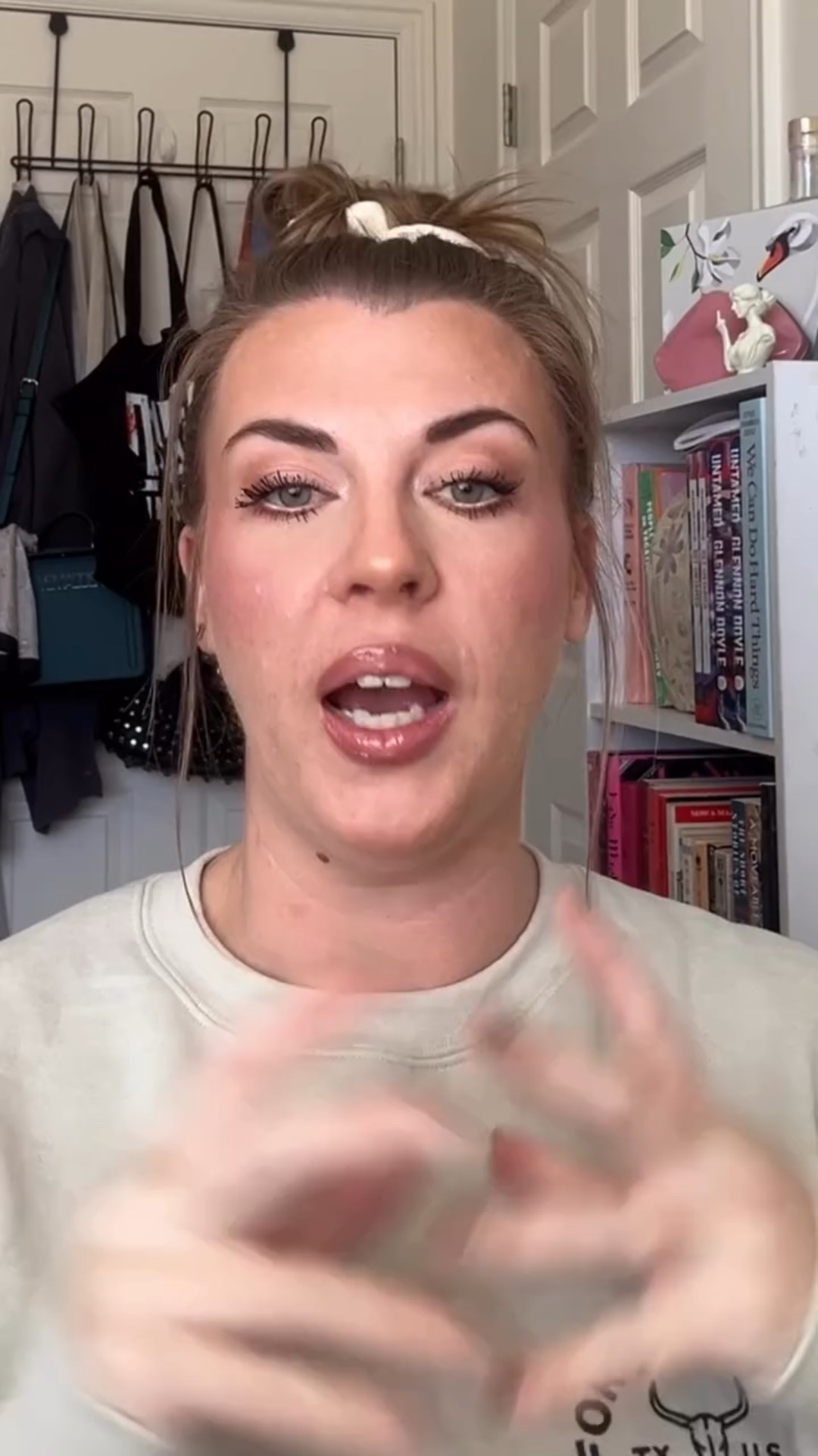 Part 1: grwm and chat #sephorasale and clean girl vs. full glam. Which side of the coin are you on? And more importantly, are you getting anything from the sale? If so, tell me what below! As always, links in bio. 😘
.
.
.
.
#utahmakeupartist #moabmakeupartist #utahmua #grwmreels #cleangirlaesthetic #cleangirlmakeup #fullglammakeup #makeuprecommended #makeuprecs #patrickta #narscosmetics
