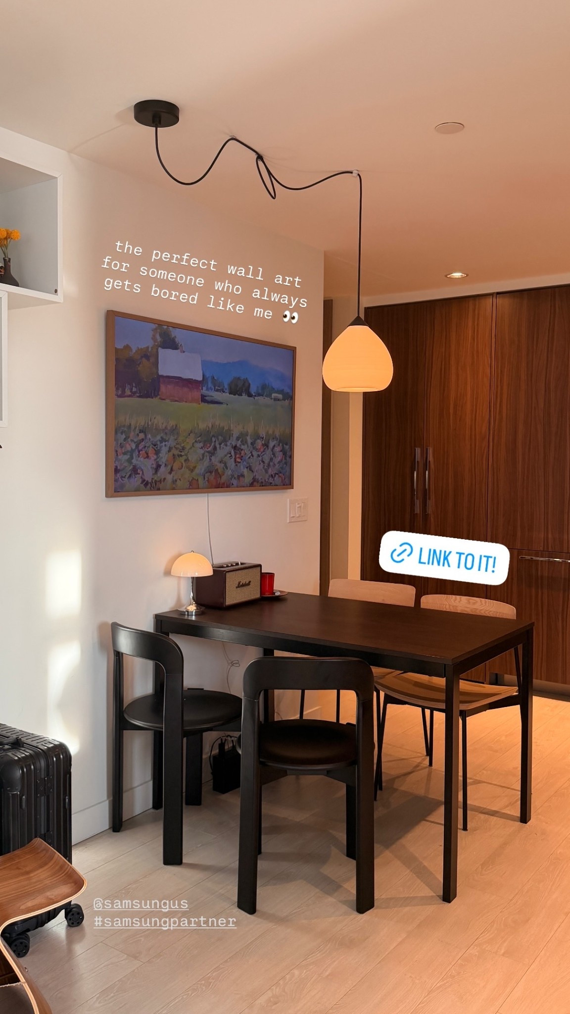 finally found the PERFECT wall art for my dining room 🔥👀

as someone who always gets bored, this @SamsungUS The Frame is the perfect TV bc i can always change it up and really be intentional with the vibe of my room! lmk what you guys think!

#samsungpartner #homedecor #interiordesign #hometech #tvupgrade