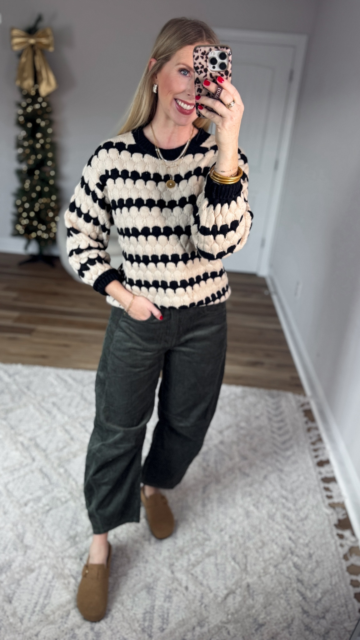 Weekend Walmart Wins Try-On
Striped scallop sweater- small [oversized fit!]
Corduroy barrel jeans- small 

#LTKootd #LTKFindsUnder50