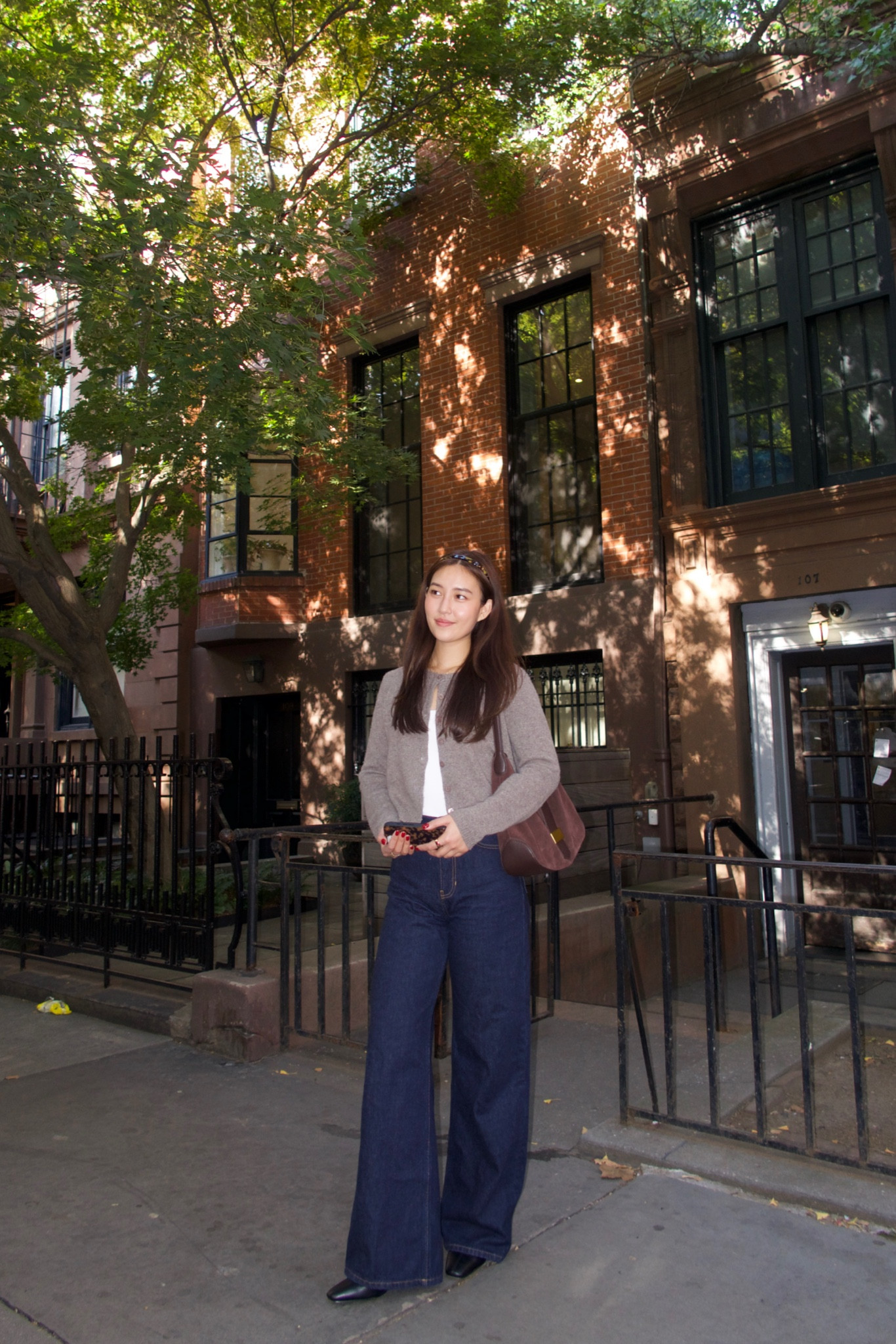 Saturday in the West Village — the perfect fall weather 🍁

Fall fashion, jeans, suede bag, tortoise headband, cashmere sweater, comfortable leather boots

#LTKStyleTip #LTKShoeCrush #LTKItBag