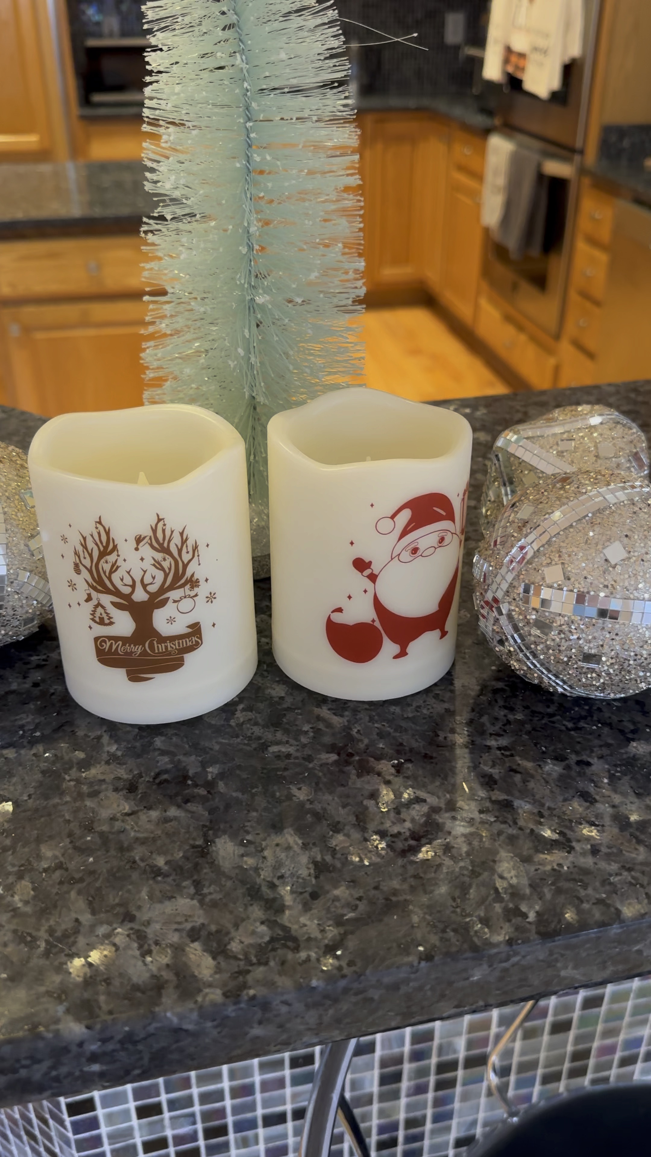 🌸🕯️✨ Can we talk about these mesmerizing winter holiday electronic candles? They add just the perfect touch of warmth and coziness to the ambiance. ❄️🕯️💫 This picture captures the essence of beauty and tranquility all in one frame! 😍✨ Don't forget to tag your friends who have a soft spot for magical holiday vibes! 🌺🤩💐 #FloralBeauty #WinterHolidayMagic  #ElectronicCandles #GorgeousDecor #CozyVibes #MagicalWinter

#LTKHoliday #LTKhome #LTKSeasonal