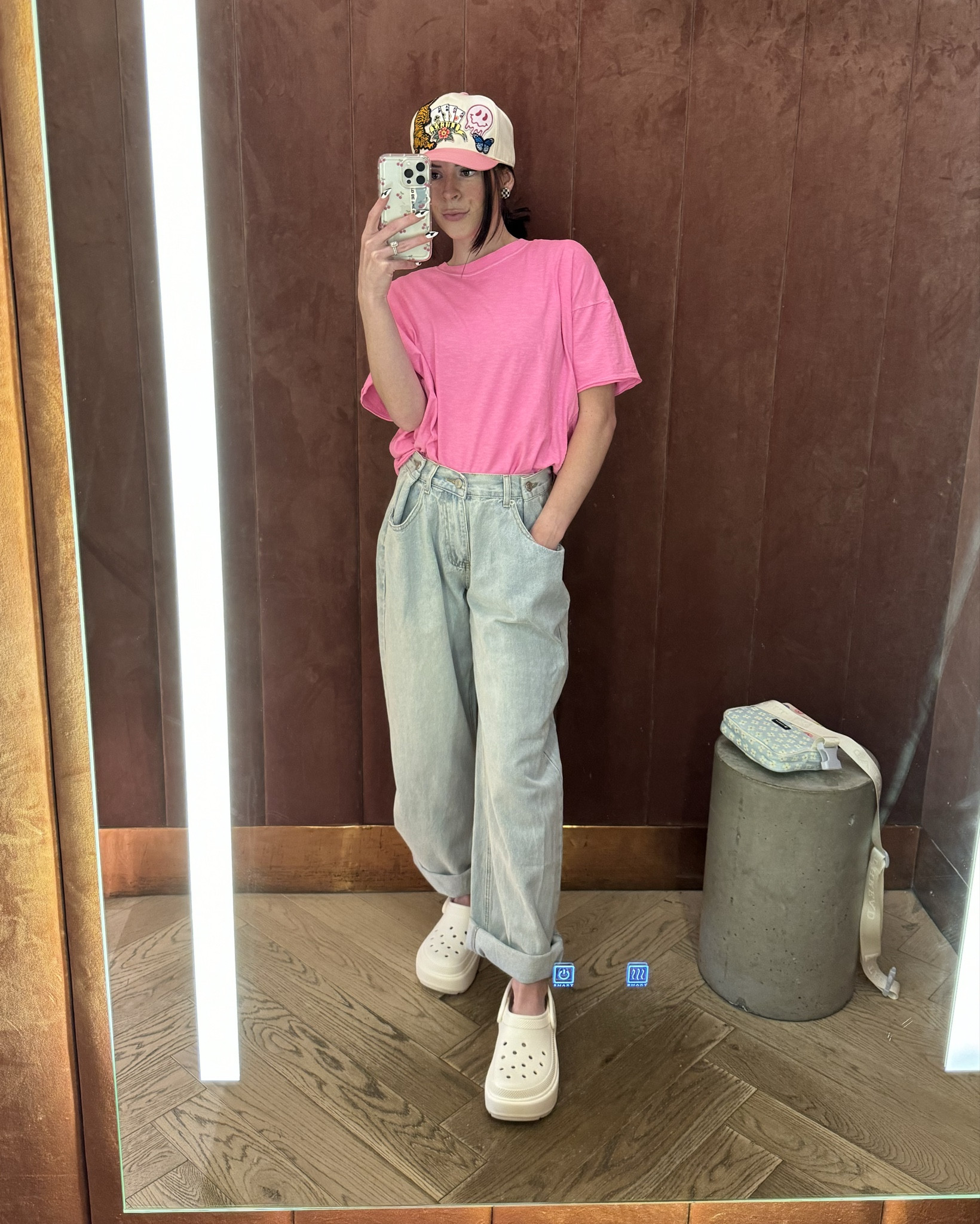 THESE JEANS!!!! Do we like the rolled leg or keep them down? Either way they’re half off rn!! 
Wearing size XS

#LTKFindsUnder100 #LTKStyleTip #LTKSaleAlert