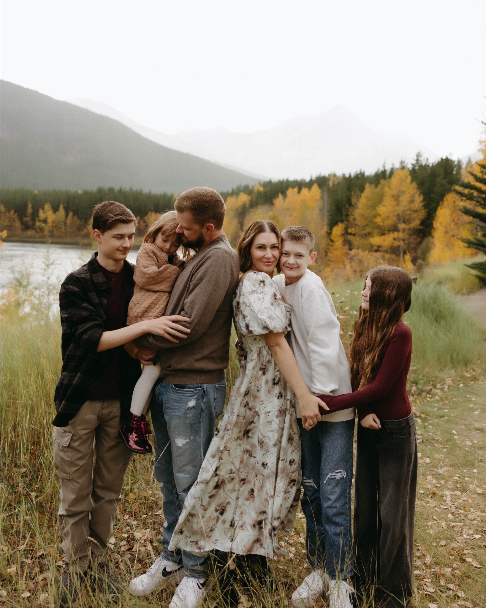 Merry Christmas 🎄✨
Feeling extra grateful this season. Life has started to feel lighter, and I’m leaning into showing up a little more, even when it feels vulnerable. Wishing you a peaceful holiday and a New Year filled with health, joy, and moments that truly matter 🤍

#LTKcanada #LTKholiday