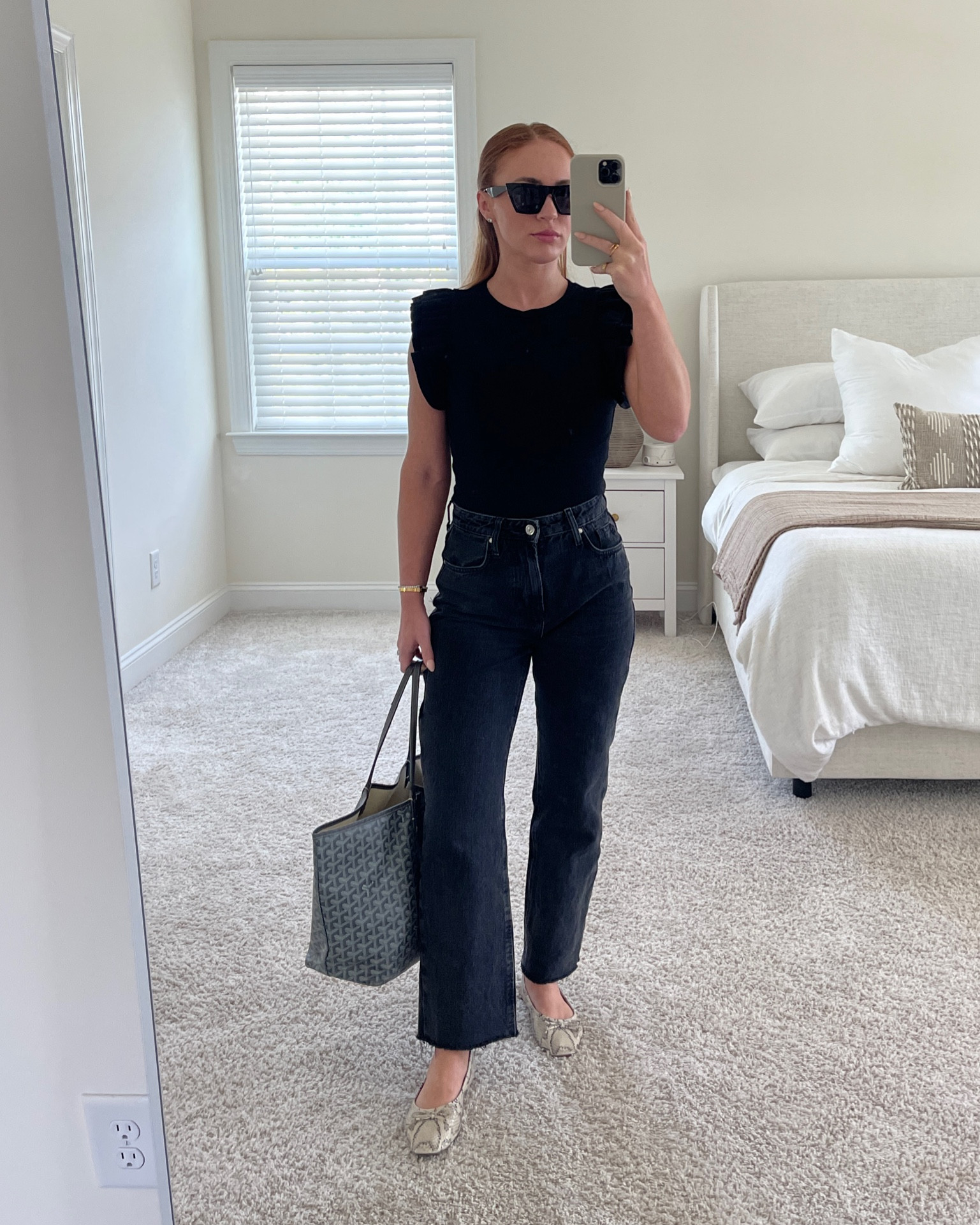 Work outfit, casual work wear

Top and jeans are old Zara but always go with the Z1975 jeans! 

#LTKSeasonal #LTKworkwear