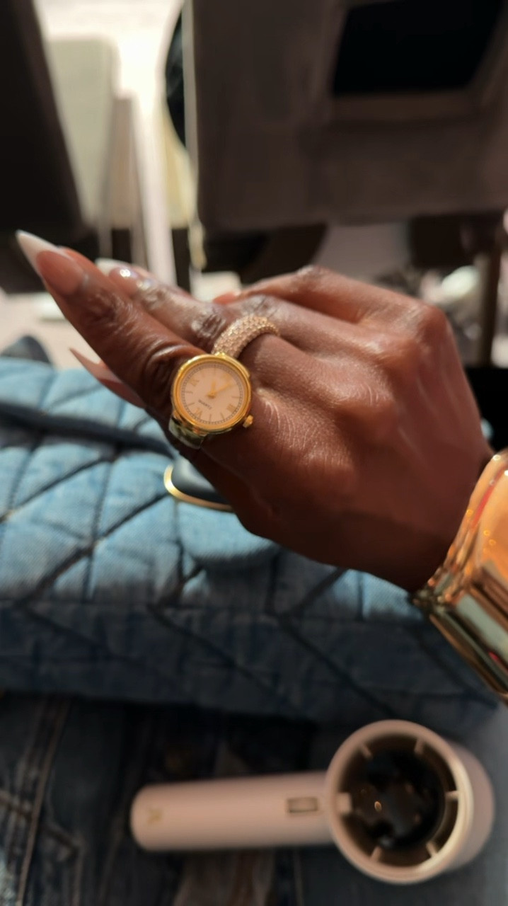 Love this jewelry stack, honey. And the Coach Denim Tabby!? Stop. The fan is also coming in handy! 

#LTKFindsUnder100 #LTKCon #LTKStyleTip